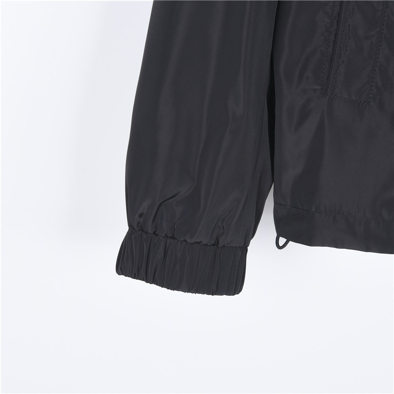 Moncler/蒙口 26SSS手臂口袋轻奢休闲风连帽薄外套 黑色 绿色-莆田鞋,莆田鞋货源,高仿鞋,高仿鞋货源,安福档口,莆田高仿鞋,莆田鞋批发,高仿鞋批发,莆田高仿运动鞋,高仿运动鞋,莆田运动鞋 Moncler/蒙口 26SSS手臂口袋轻奢休闲风连帽薄外套 黑色 绿色