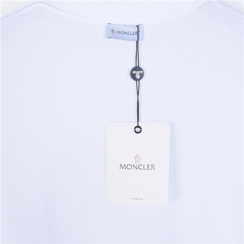 Moncler/蒙口 胸前毛巾绣大logo短袖 黑色 白色