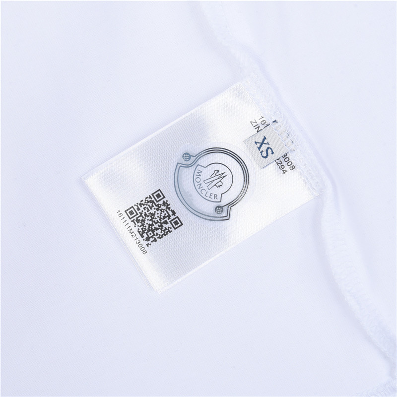 Moncler/蒙口 胸前毛巾绣大logo短袖 黑色 白色