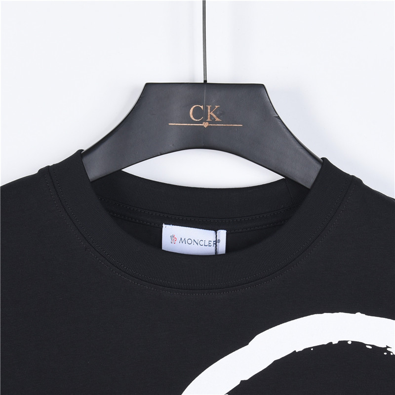 Moncle/蒙口 胸前大LOGO短袖 黑色 白色-Chinese UA Cheap High Quatity Brand Clothes Bags handbags Sneakers wholesale wholesaler seller from China Factory suppliers Fashion Clothing Shoes best Quality Beautiful Price Moncle/蒙口 胸前大LOGO短袖 黑色 白色