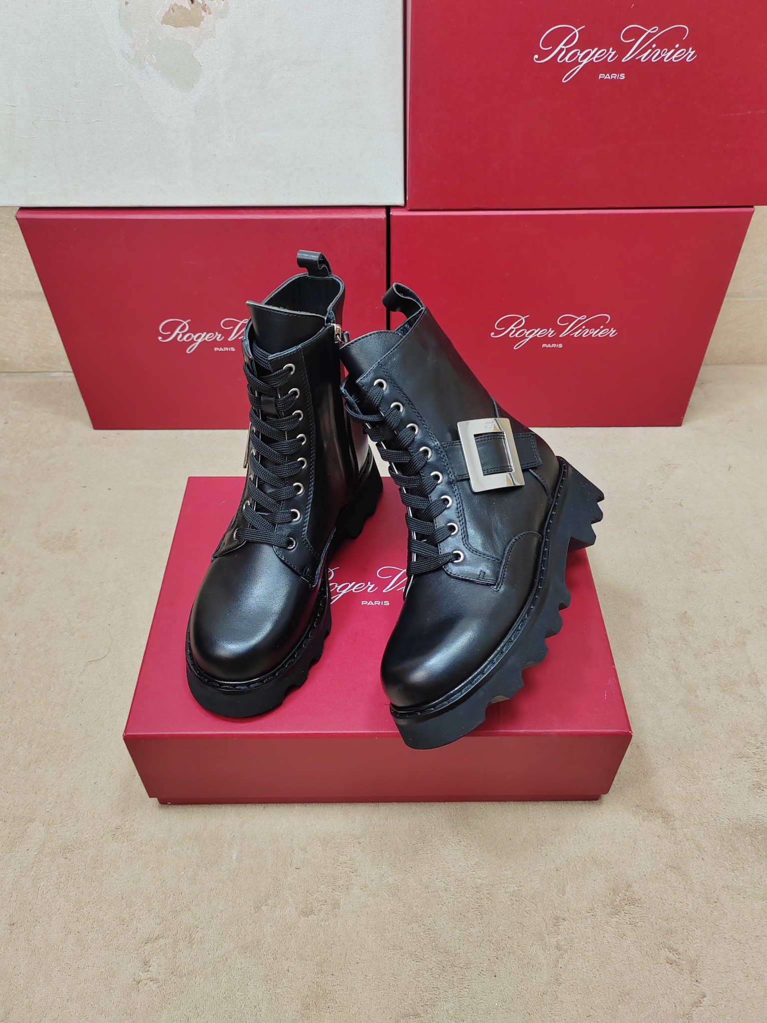 Roger Vivier Viv Run Chelsea Boot with Crystal Buckle 5 a1757018192680 0713
