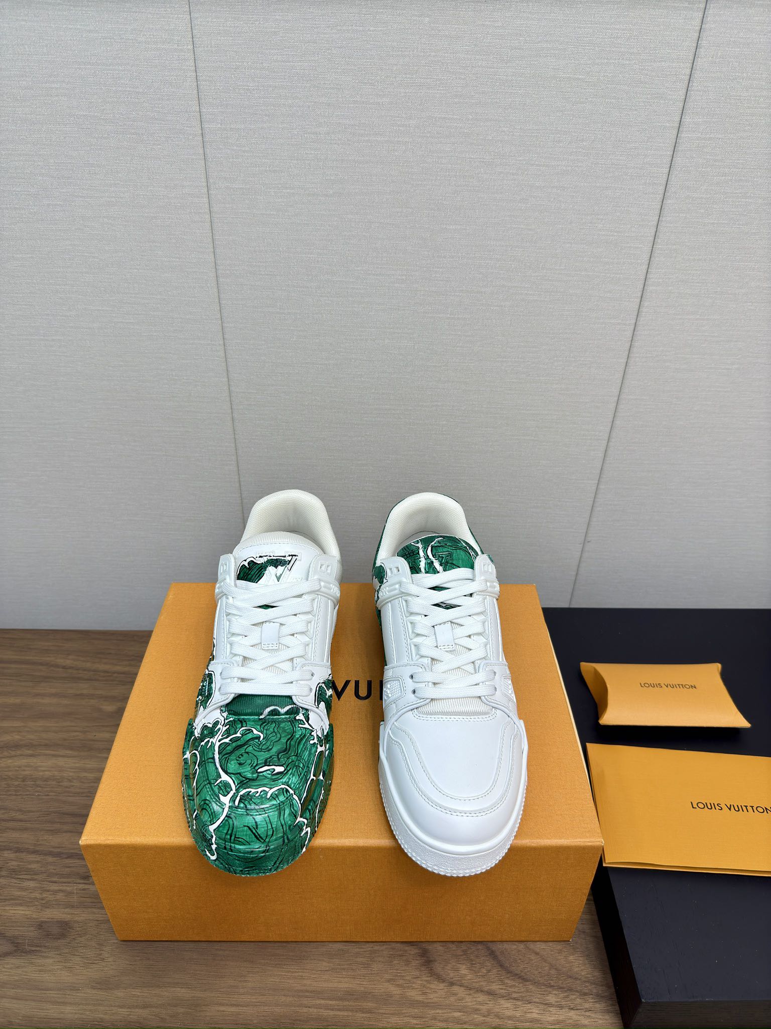 NO:543968,Customized payment!  !  No return and exchange Hand-painted graffiti Hand-made Louis*Vuitto* LV Traine catwalk style 'Skateboard Shoes Series', casual shoes/sports shoes, louis vuitton, louis vuitton, sneakers19860909订制款！！不退换 手绘涂鸦 手工订制 Louis*Vuitto* LV Traine 走秀款 《滑板鞋系列》,休闲鞋/运动鞋,louis vuitton,louis vuitton,sneakers,Women's Shoes