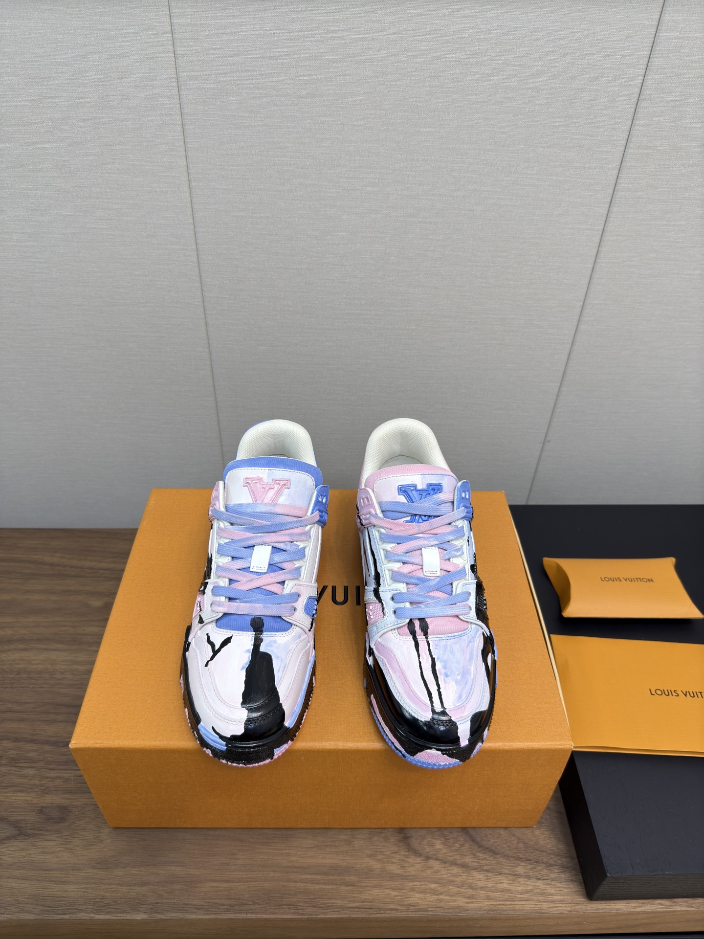 NO:543971,Customized payment!  !  No return and exchange Hand-painted graffiti Hand-made Louis*Vuitto* LV Traine catwalk style 'Skateboard Shoes Series', casual shoes/sports shoes, louis vuitton, louis vuitton, sneakers19860909订制款！！不退换 手绘涂鸦 手工订制 Louis*Vuitto* LV Traine 走秀款 《滑板鞋系列》,休闲鞋/运动鞋,louis vuitton,louis vuitton,sneakers,Women's Shoes
