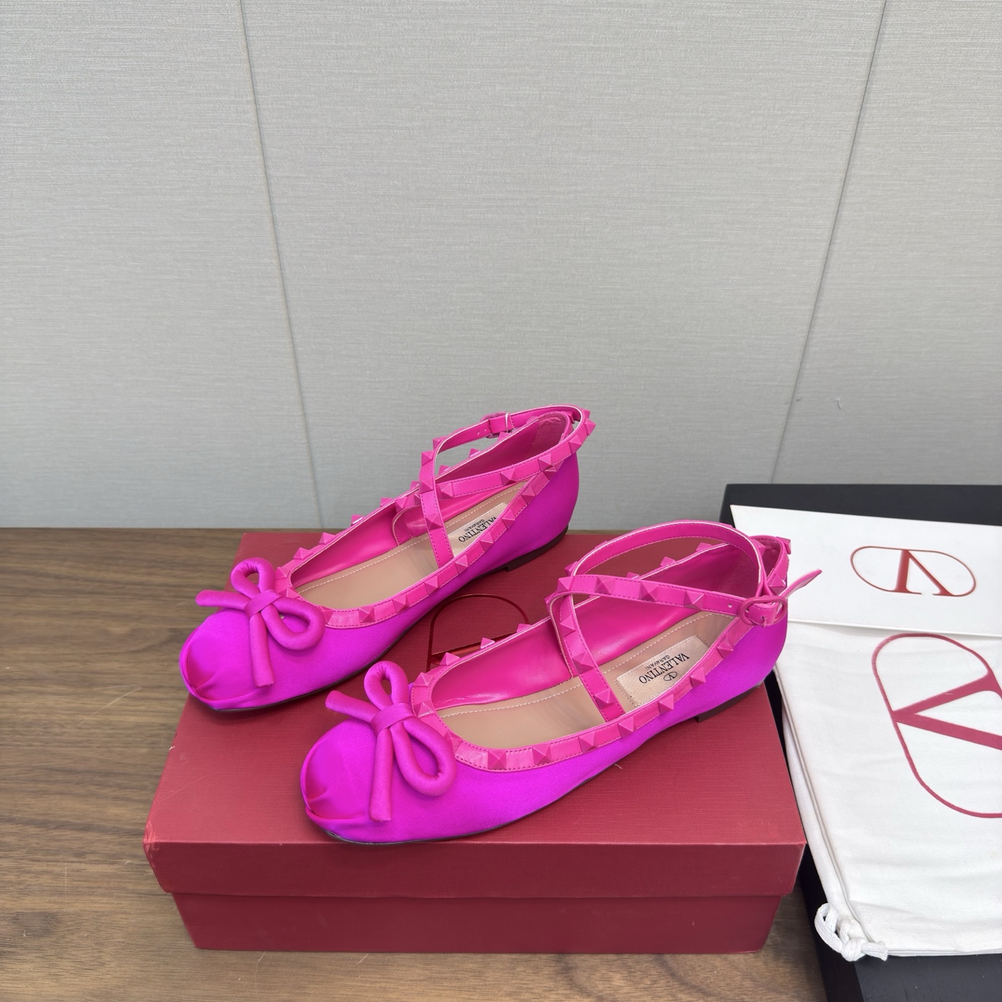 [Valentino Women