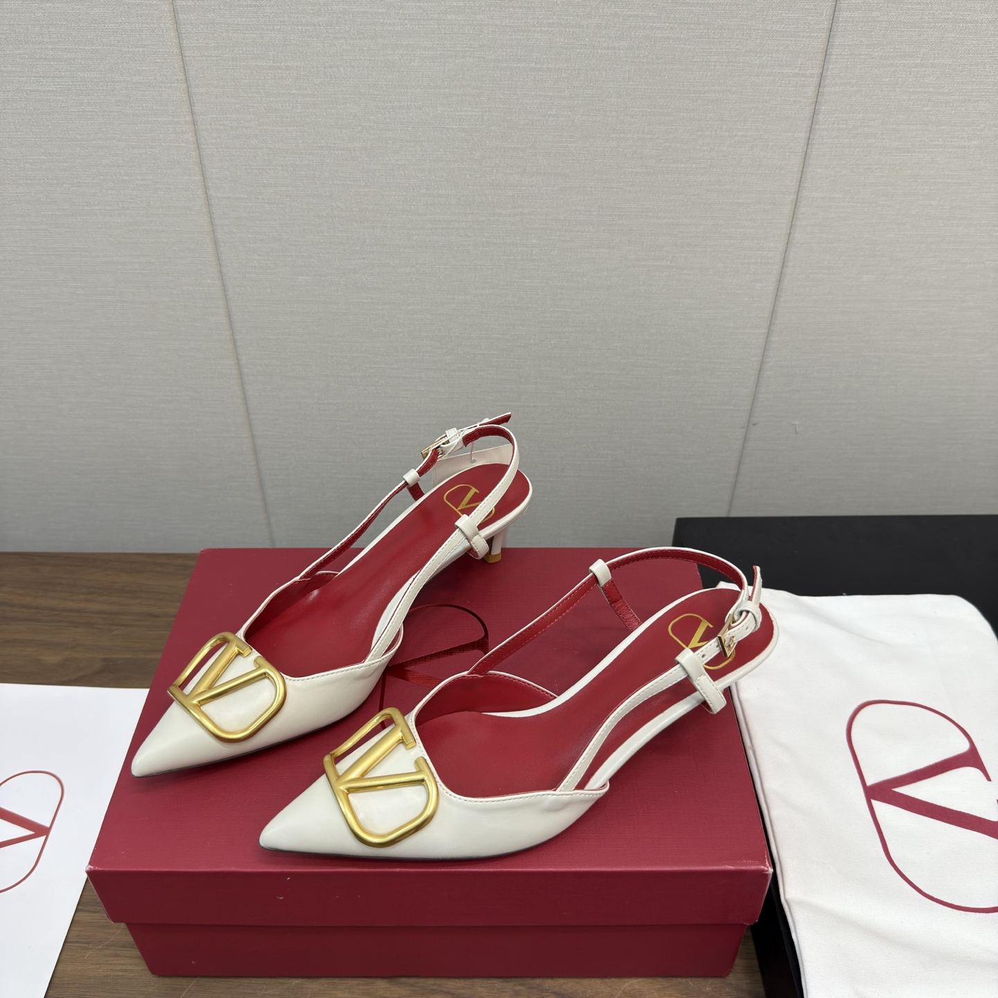 [Valentino Women