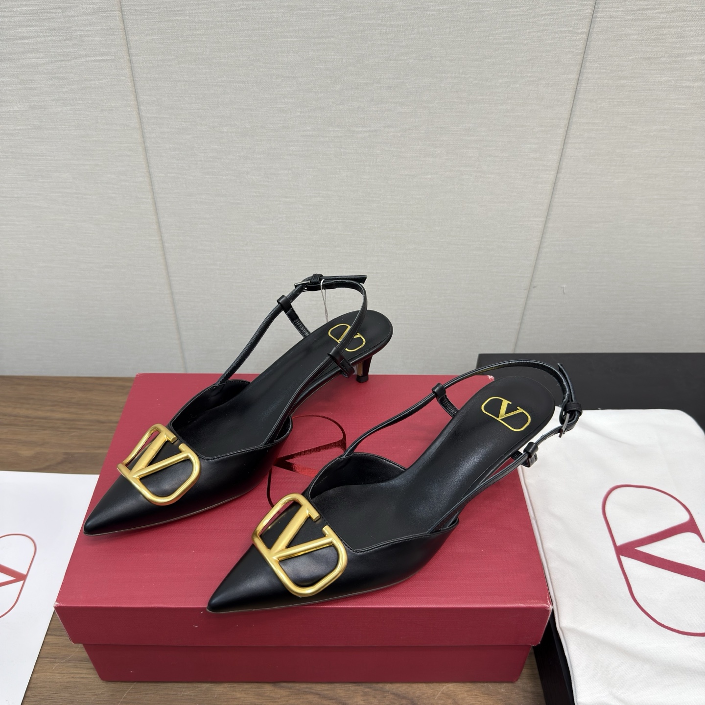[Valentino Women