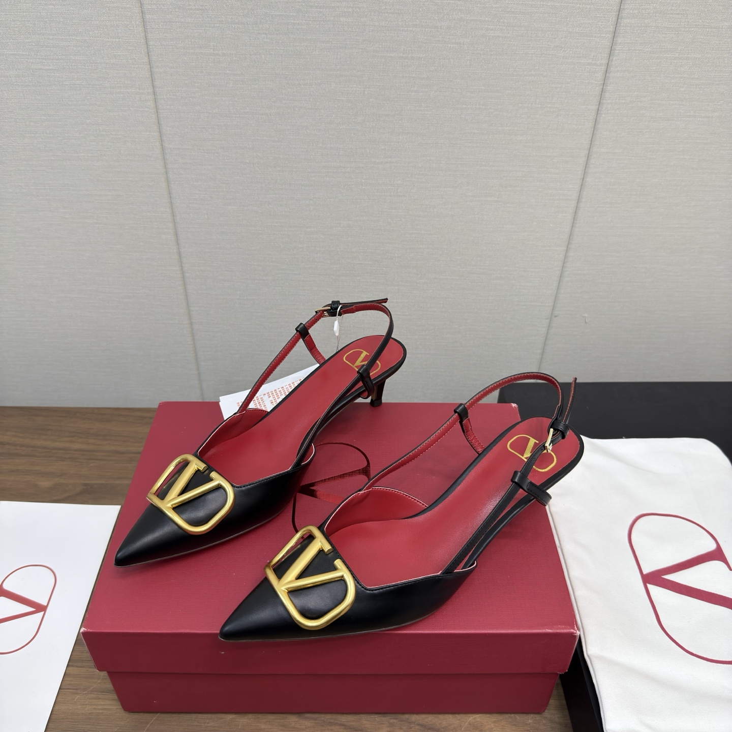 [Valentino Women