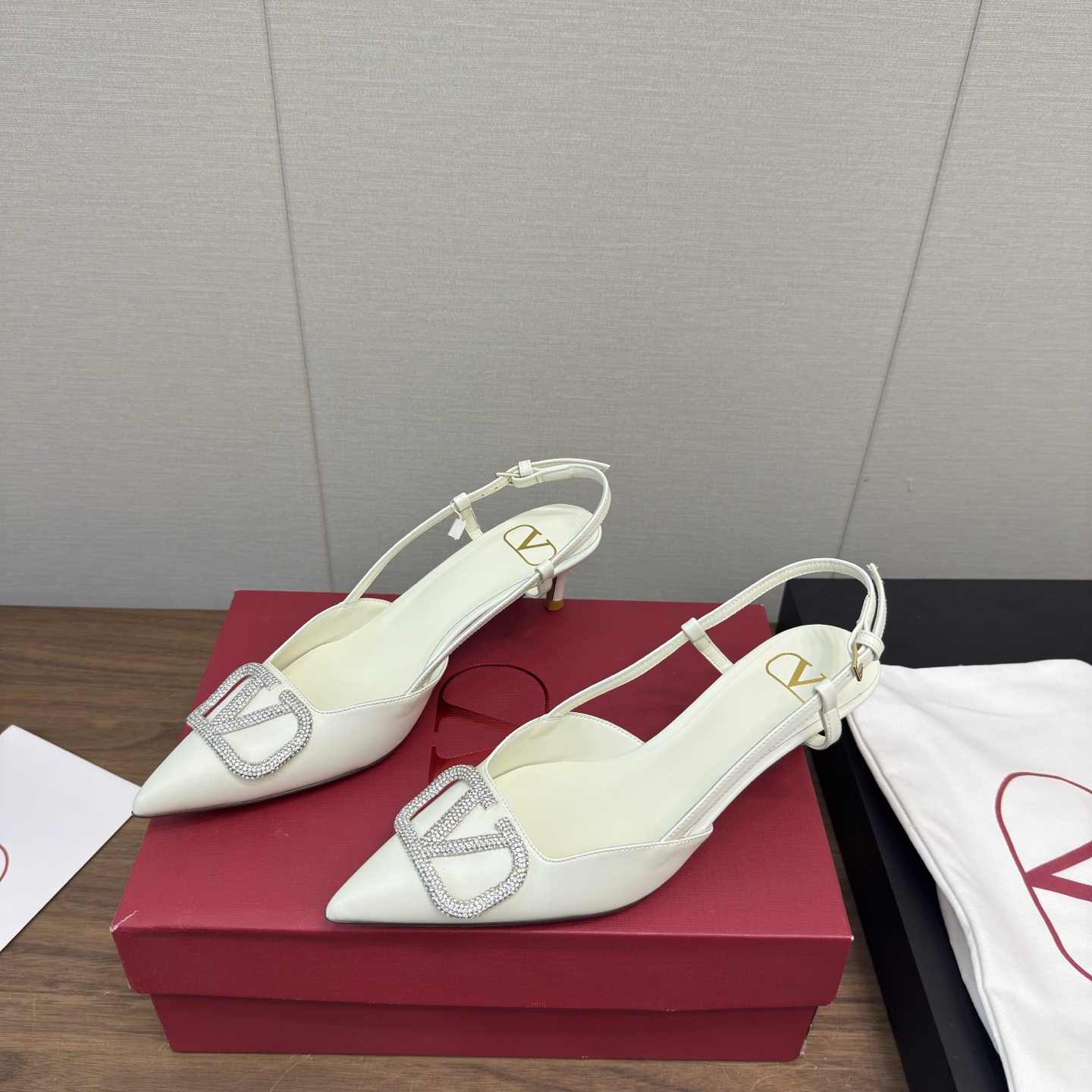 [Valentino Women