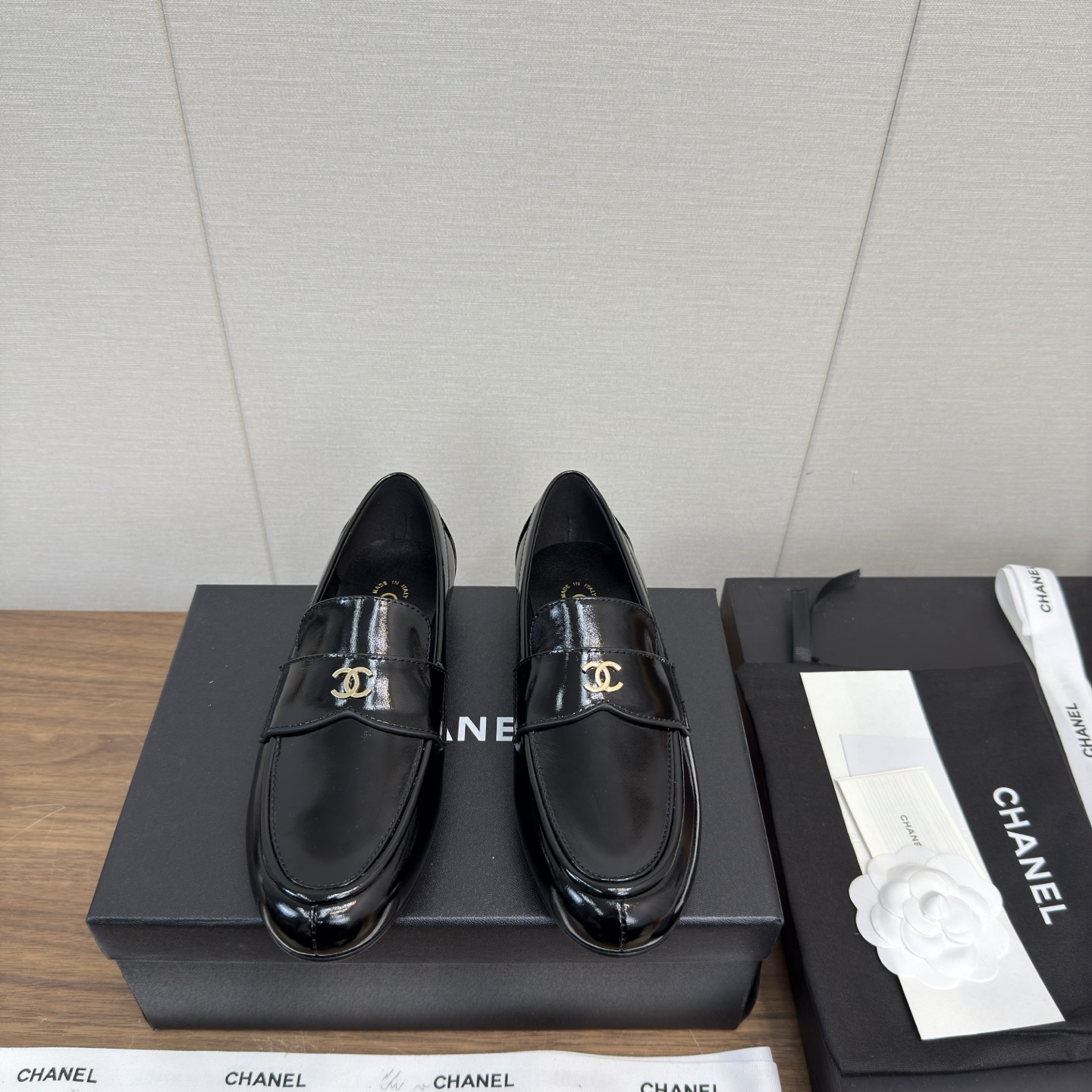 NO:222662,a 25p new loafers, single-shoes, small leather shoes, top-level version loafers, small red book hot-shop style, super easy to wear series Baotou loafers This new small leather shoes are so beautiful, regardless of design and material experience, I feel that it is worth the money!  Very suitable for buying a pair of chanel leather shoes!  Original developed outsole, imported sheepskin inside and outside, coded high version, heel height 2.5cm, original dyed genuine leather sole Digital 35-41 (ordered 40-41) are all equipped with genuine Italian packaging, loafers, chanel, loafers, sheepskin19860909a 25p 新款乐福鞋 单鞋便鞋 小皮鞋 顶级版 乐福鞋 小红书热推款 超好穿系列 包头乐福鞋 这新款小皮鞋巨美,无论设计和材质体验,都觉得物超所值！非常适合入手一双chanel 小皮鞋！ 原版开发大底 里外进口羊皮 编码高版本 跟高2.5cm ,原版透染真皮底 数码35-41（40-41订） 均配有意大利正品包装,乐福鞋,chanel,loafers,sheepskin,Women's Shoes