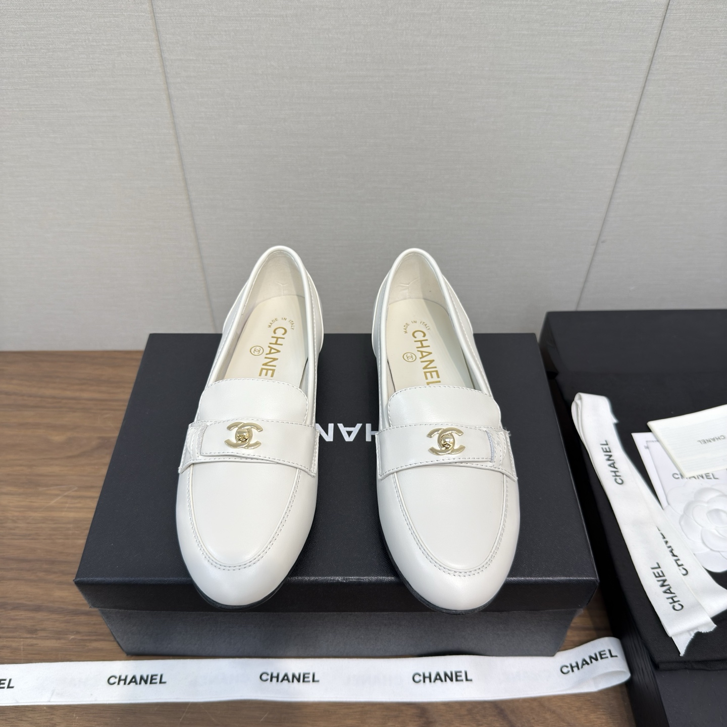 NO:417391,a 25p new loafers, flat heel shoes, small leather shoes, top version, loafers, Xiaohongshu hot-selling style, super easy to wear series, Baotou loafers, This new small leather shoes are so beautiful, regardless of design and material experience, I feel that it is worth the money!  Very suitable for buying a pair of chanel leather shoes!  Original developed outsole, imported sheepskin inside and outside, coded high version, heel height 2.5cm, original dyed genuine leather sole Digital 35-41 (ordered 40-41) are all equipped with genuine Italian packaging, loafers, chanel, loafers, sheepskin19860909a 25p 新款乐福鞋 平跟便鞋 小皮鞋 顶级版 乐福鞋 小红书热推款 超好穿系列 包头乐福鞋 这新款小皮鞋巨美,无论设计和材质体验,都觉得物超所值！非常适合入手一双chanel 小皮鞋！ 原版开发大底 里外进口羊皮 编码高版本 跟高2.5cm ,原版透染真皮底 数码35-41（40-41订） 均配有意大利正品包装,乐福鞋,chanel,loafers,sheepskin,Women's Shoes