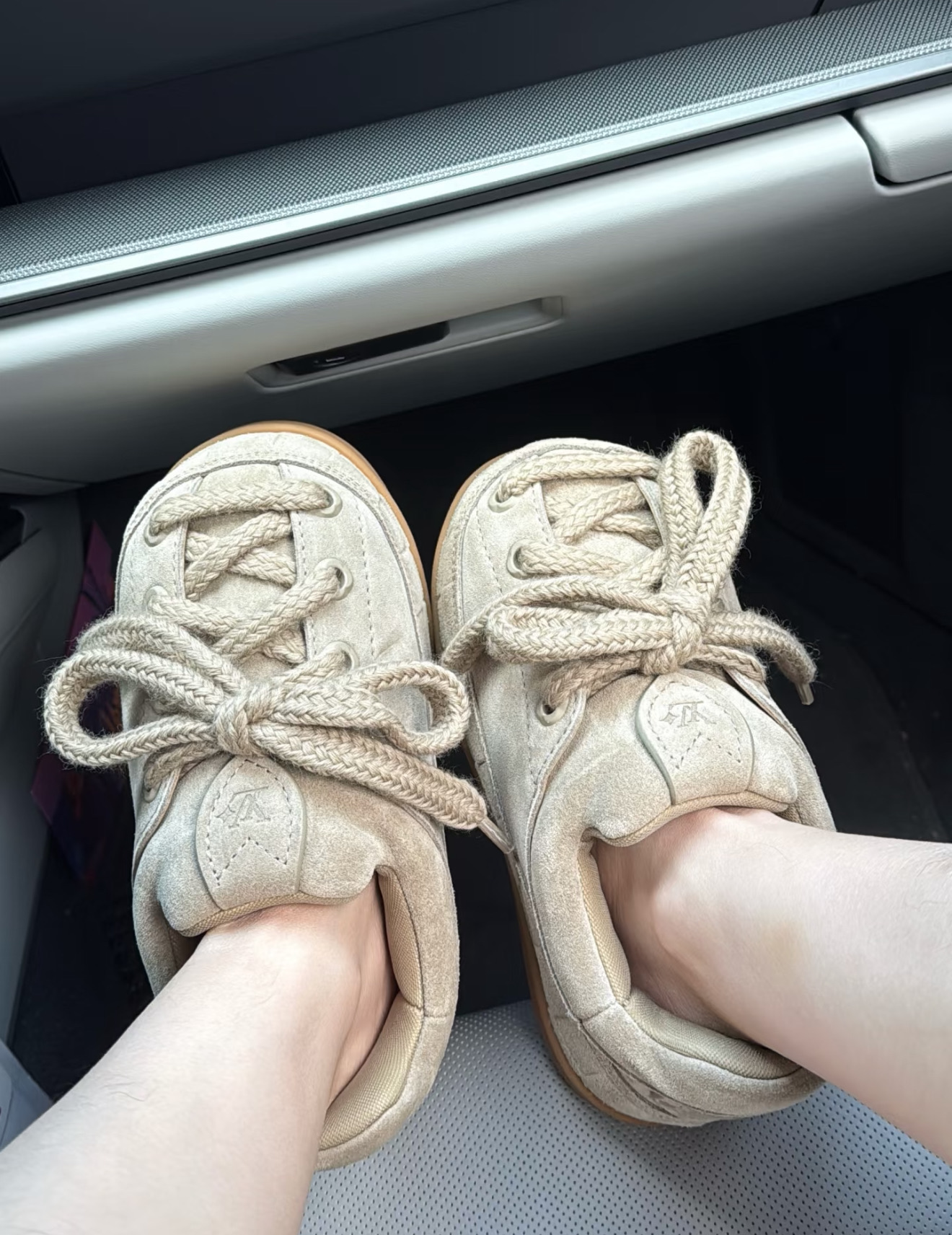 NO:477408,Reference for footwear, casual shoes/sports shoes, sneakers19860909上脚参考,休闲鞋/运动鞋,sneakers,Women's Shoes