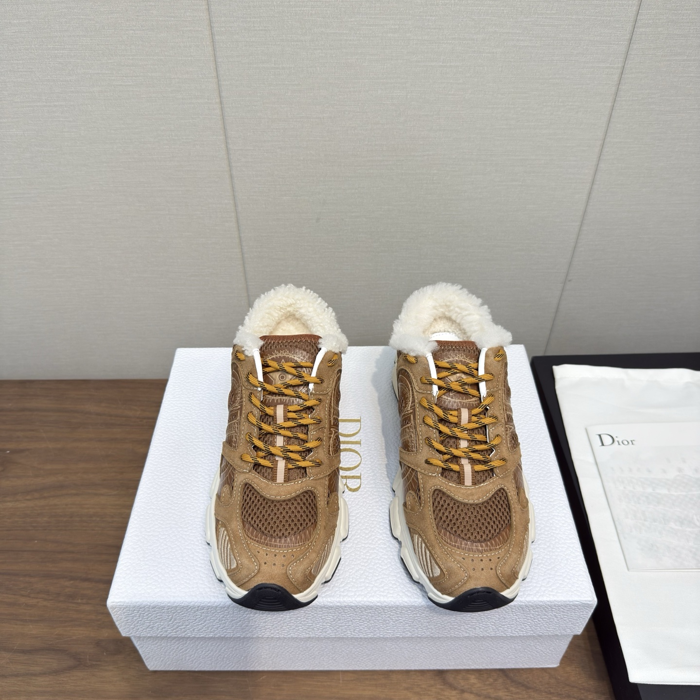 NO:630514,Dior Dior 25/ new arrival latest furry daddy shoes sneakers thick soles half slippers casual shoes top version Dior 2025 early autumn new products | sneakers Ne C.D’s holiday style sneakers this season are super hot!  The color matching is super nice, the vision is more harmonious, the foot feels lighter and more comfortable, the height is not heavy, and the 10g0 is highly recognizable. Tao*dao* Ladies, close your eyes and enter!  Laminated fabric with leather, hot stamped 'C.D', 1ogo decoration, Eva sole, 5cm height increase, Size: #35-41 (40, 41 customized, non-refundable), dad shoes, dior, dior, dior, sneakers19860909Dior 迪奥 25/ new arrival 最新 毛毛老爹鞋 运动鞋 厚底 半拖款 休闲鞋 顶级版本 迪奥 2025早秋新品|运动鞋 Ne C.D家这一季的度假风 人运动鞋超级火爆！ 配色超好看,视觉更协调,脚感更轻盈舒适增高不重 10g0辨识度极高道*道*小姐姐们闭眼入！层压织物配皮 烫印“C.D” 1ogo装饰 Eva鞋底 5cm增高 Size:#35-41 (40,41订做不退换）,老爹鞋毛毛鞋,dior,dior,dior,sneakers,Women's Shoes