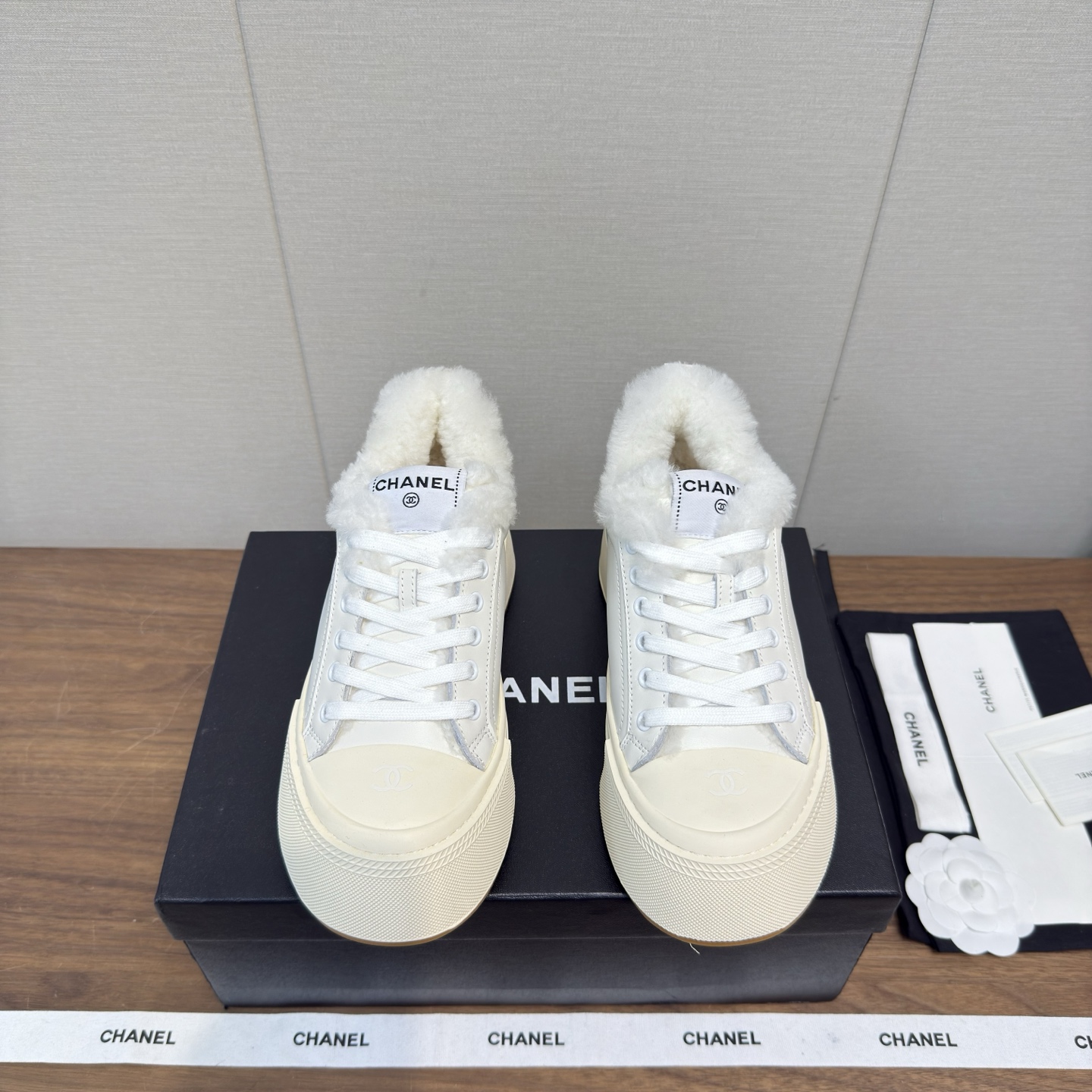 NO:630507,Chanel Chanel 25 casual shoes, large toe shoes, biscuit shoes, thick soles, heightening shoes, classic large toe, plus fur, electric embroidery rhombus on the upper, instantly brightening the feeling!  Versatile for everyday wear, match with small skirts and shorts. Juejuezi, soft wrinkled calf patent leather, great texture!  The first choice for sweet girls ~ a must-have for students. Slightly large-toe shoes, very cute and dignified. Upper cowhide, size 35-41, 40.41 custom-made, casual shoes/sports shoes, chanel, chanel, sneakers, skirts, shorts, cowhide19860909Chanel香奈儿 25 休闲鞋大头鞋 饼干鞋 厚底 增高鞋 经典款大鞋头 加毛 鞋面电绣菱格 瞬间提亮的感觉！ 日常百搭 搭配小裙子小短裤 绝绝子,软皱小牛漆皮,质感超赞！甜妹首选～学生党必入 微微大头的鞋型,很是可爱又端庄 鞋面牛皮 size 35-41 ,40.41订做,休闲鞋/运动鞋,chanel,chanel,sneakers,skirts,shorts,cowhide,Women's Shoes