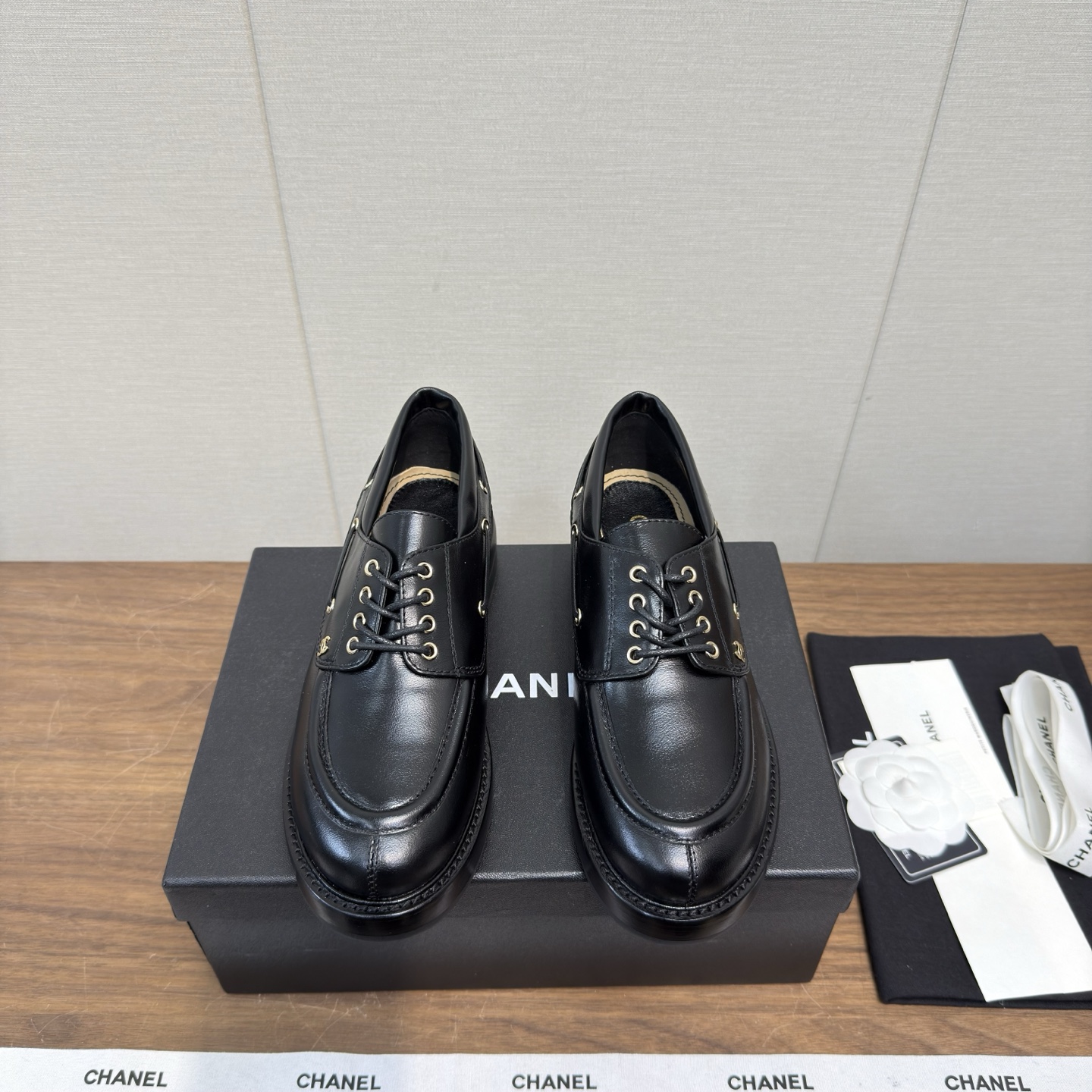 NO:653596,a 26c New Loafers High-heeled Casual Shoes Small Leather Shoes Top Edition Loafers Xiaohongshu Hot Recommendations Super Easy-to-Wear Series Baotou Loafers This new style of small leather shoes is beautiful. Regardless of the design and material experience, I feel it is worth the money!  Very suitable to buy a pair of chanel leather shoes!  Original development outsole, imported sheepskin inside and outside, high code version, heel height is about 4.5cm, original dyed double-layer thickened genuine leather sole, digital 35-41 (40-41 order), single shoes, chanel, loafers, sheepskin19860909a 26c 新款乐福鞋 高跟便鞋 小皮鞋 顶级版 乐福鞋 小红书热推款 超好穿系列 包头乐福鞋 这新款小皮鞋巨美,无论设计和材质体验,都觉得物超所值！非常适合入手一双chanel 小皮鞋！ 原版开发大底 里外进口羊皮 编码高版本 跟高4.5cm约 ,原版透染双层加厚真皮底 数码35-41（40-41订）,单鞋,chanel,loafers,sheepskin,Women's Shoes