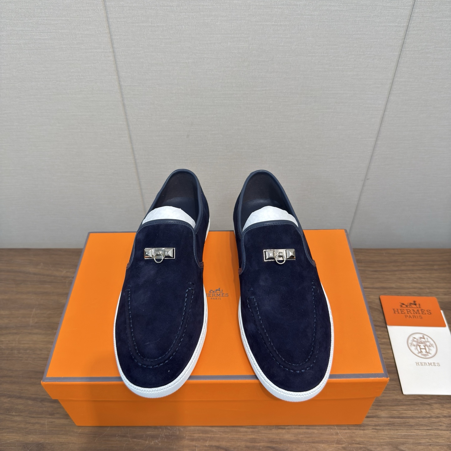 NO:668797,Hermès/Hermès 25 early autumn new products Loaf casual shoes, top version, same style for couples, color matching design, MM style, advanced fashion, simple and advanced, casual matching, very light and comfortable on the foot, upper: cowhide/sheep lining, cowhide leather outsole, original TPU molded outsole, size women's model 35-42/41.42, custom-made, non-returnable  Men's models 39-47 (45.46.47 custom-made, non-returnable), loafers, hermes, hermes, loafers, cowhide, sheep19860909Hermès/爱马仕 25早秋新品 乐福休闲鞋 顶级版本 情侣同款 拼色设计MM风 超前时尚 简约高级 随意搭配 上脚非常轻便舒适 鞋面:牛皮/羊猄 内里牛皮 大底原版TPU成型大底 码数女款35-42 /41.42订做不退换 男款39-47（45.46.47订做不退换）,乐福鞋,hermes,hermes,loafers,cowhide,sheep,Women's Shoes