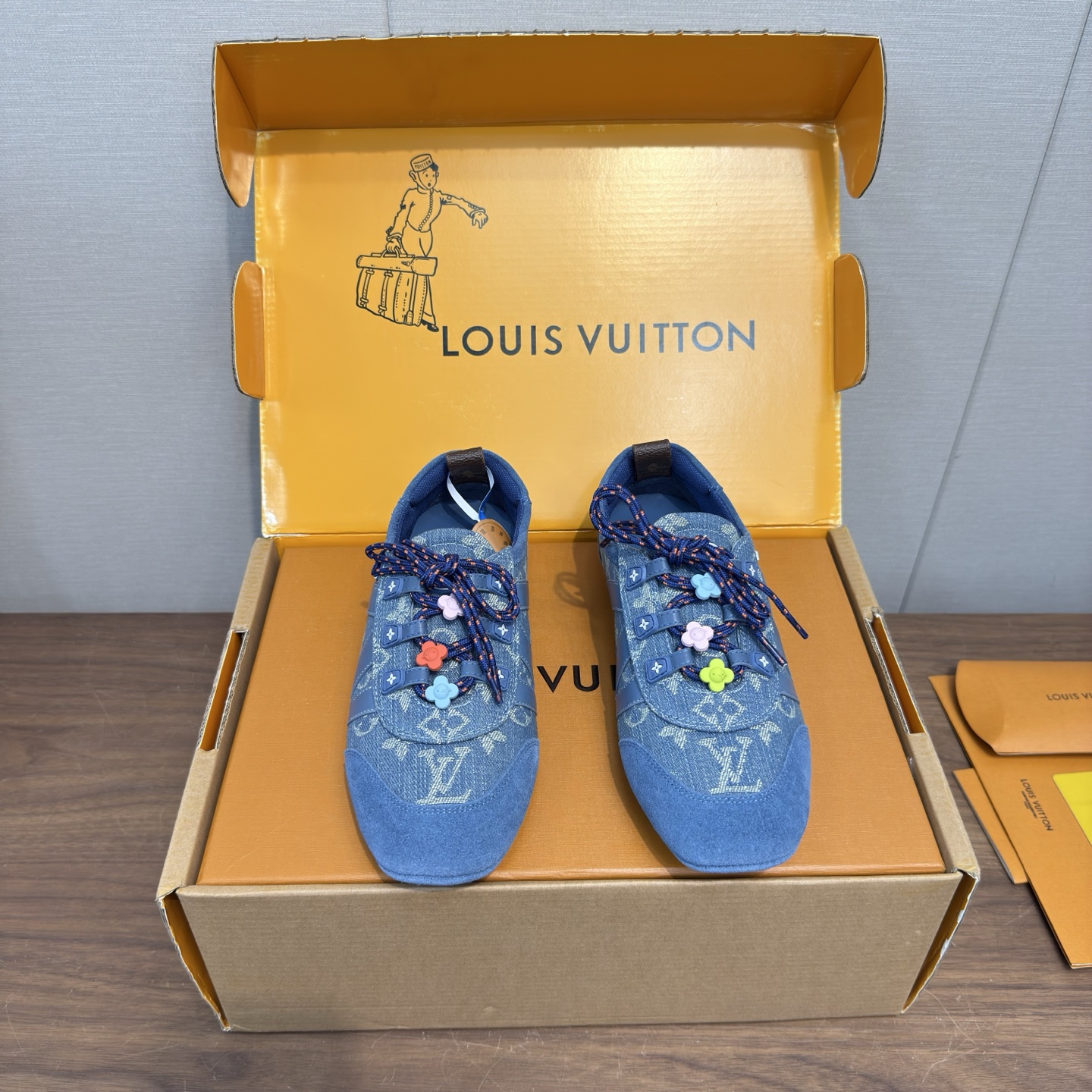 Louis Vuitton Sneakers