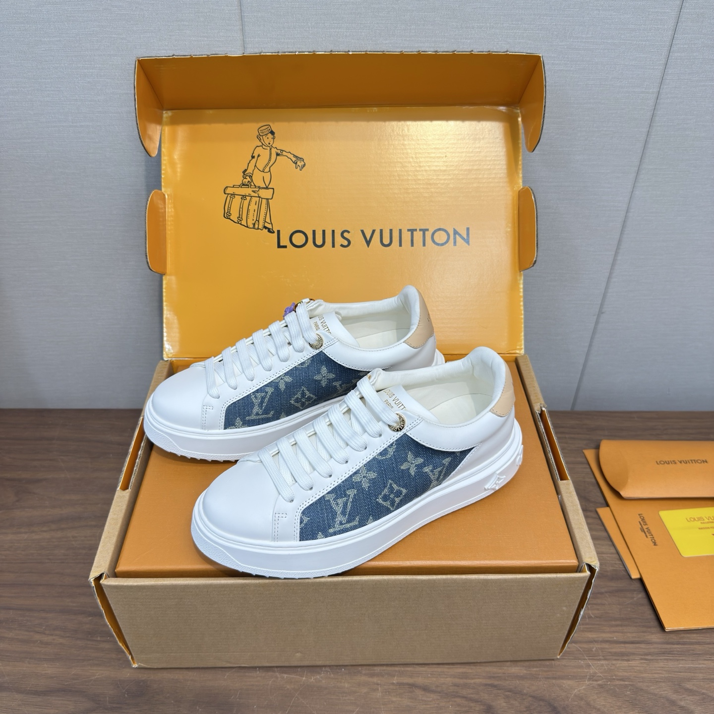 Louis Vuitton Sneakers