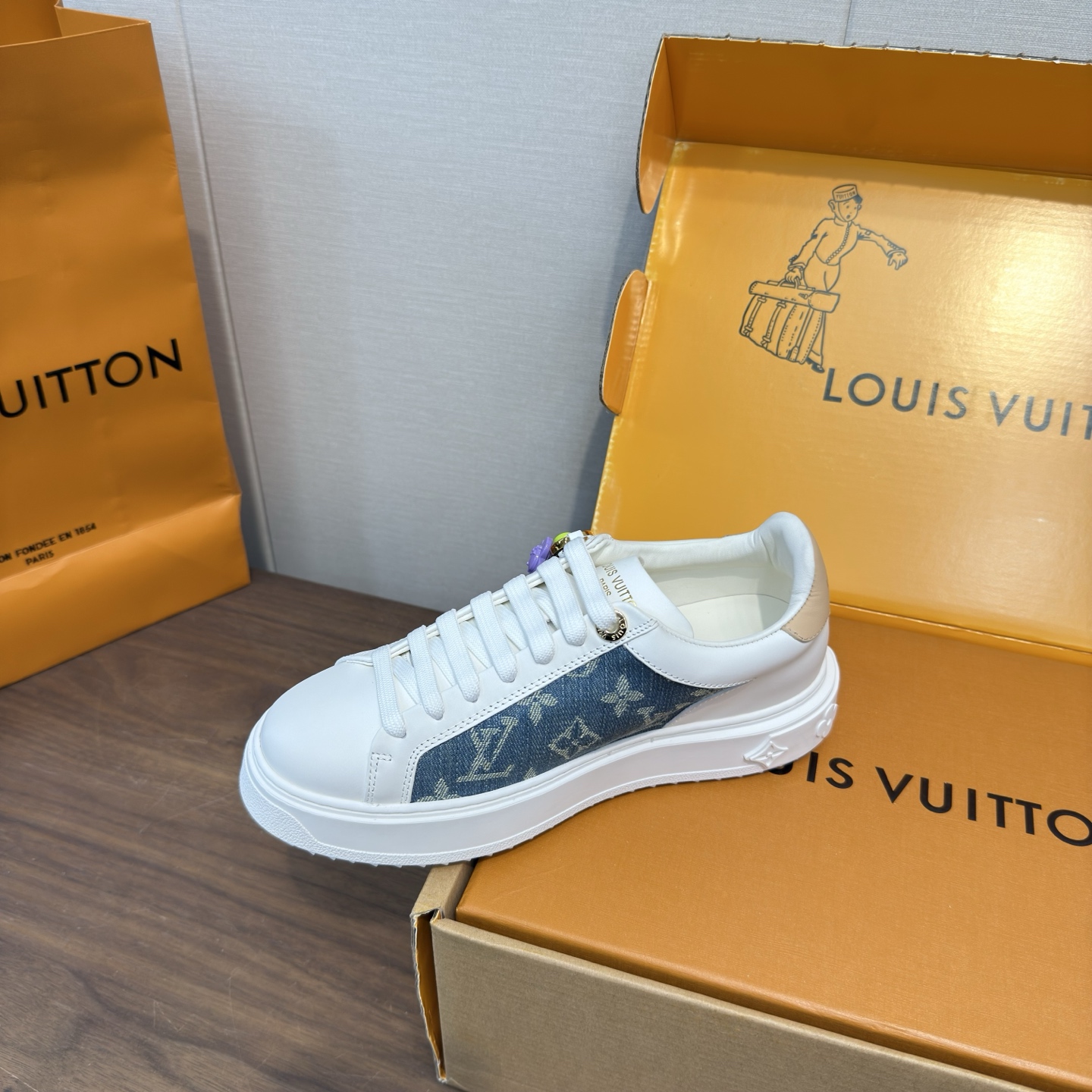 Louis Vuitton Sneakers