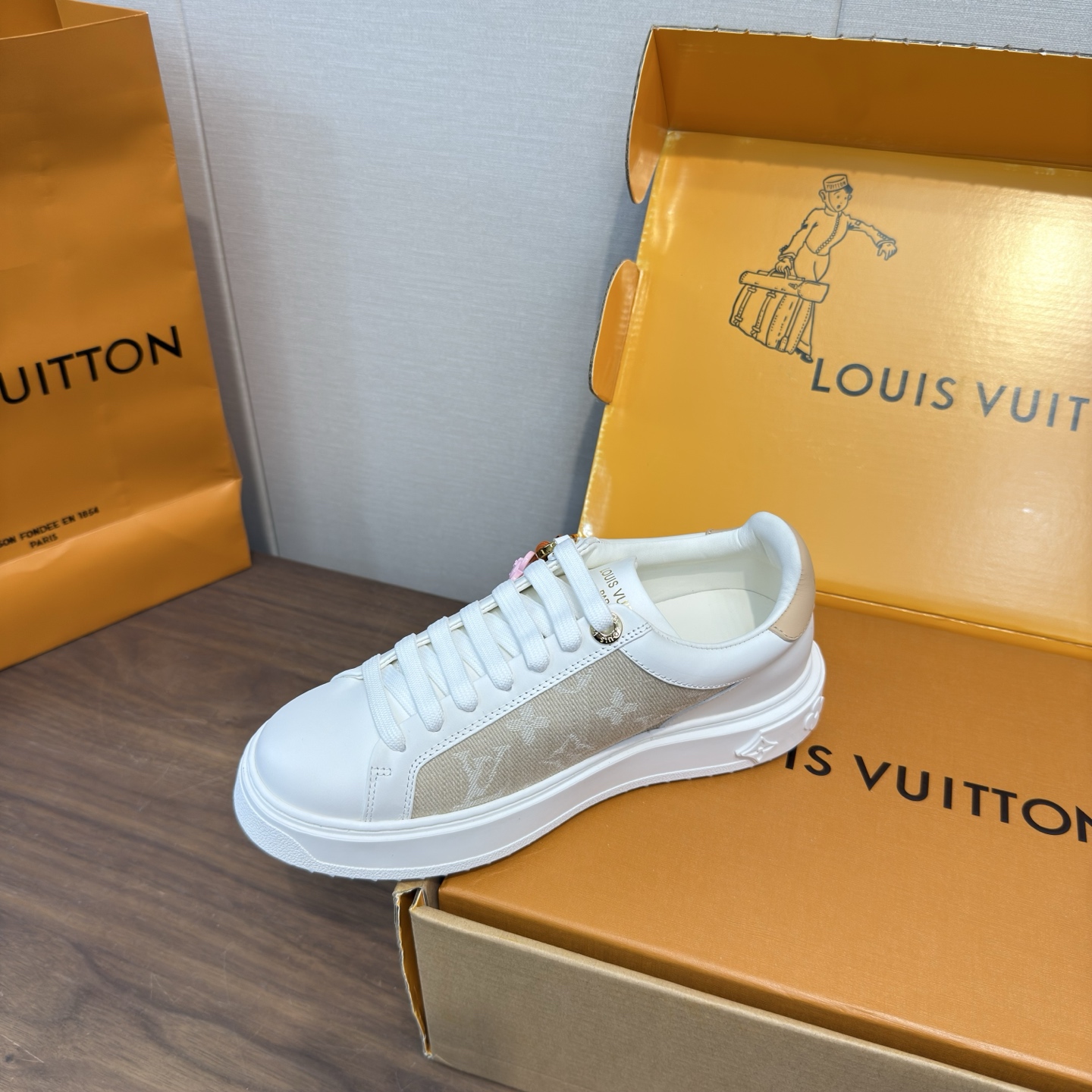 Louis Vuitton Sneakers