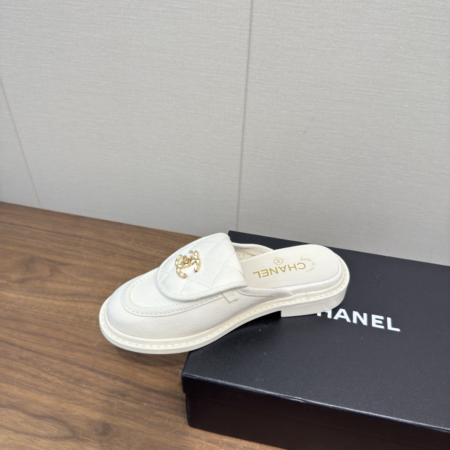 Chanel Slides
