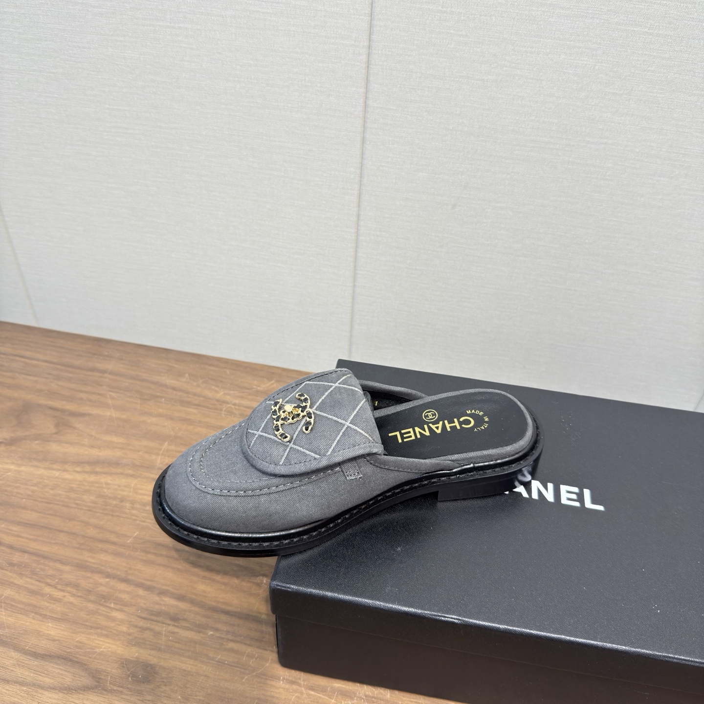 Chanel Slides