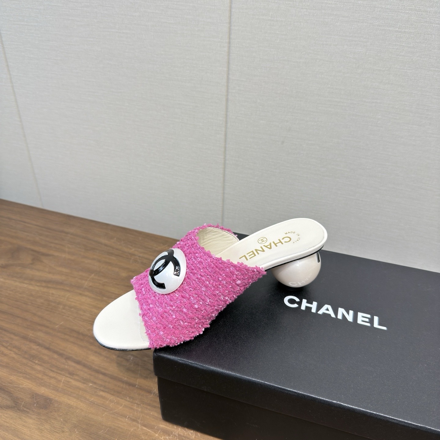 Chanel Slides