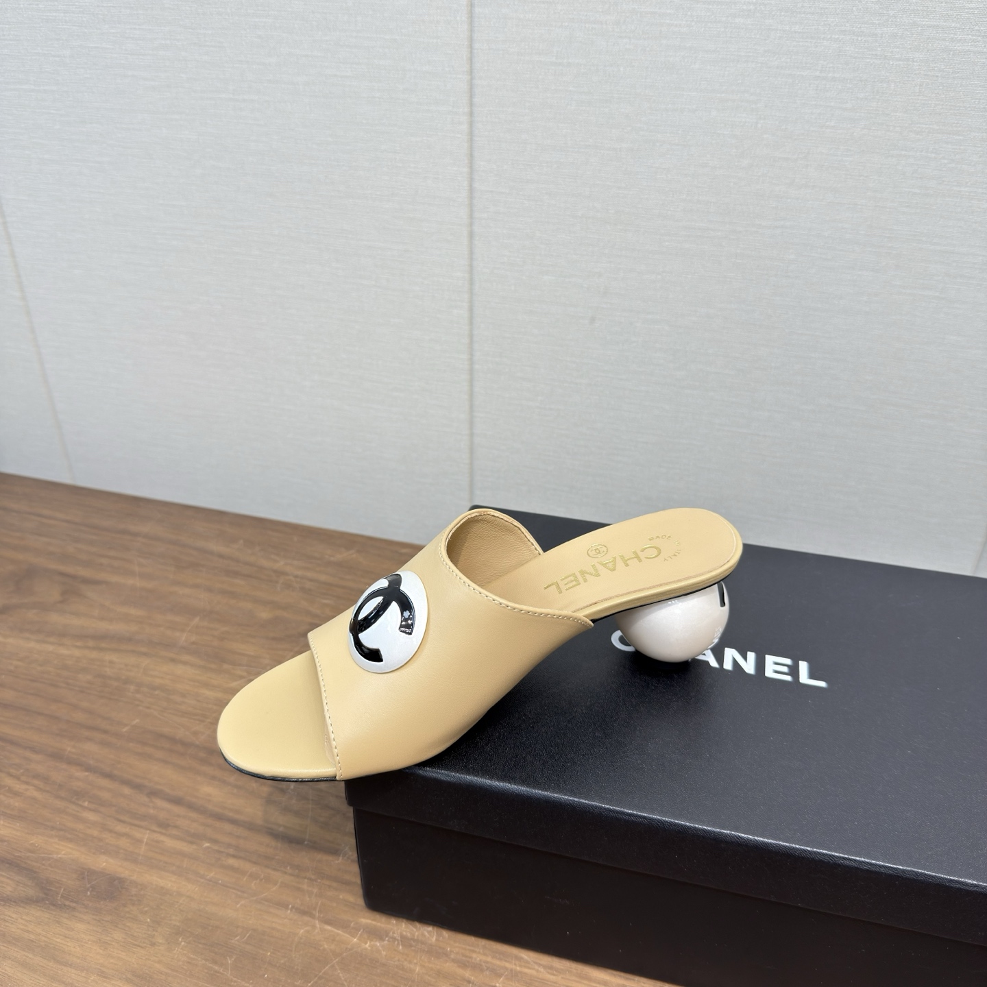 Chanel Slides