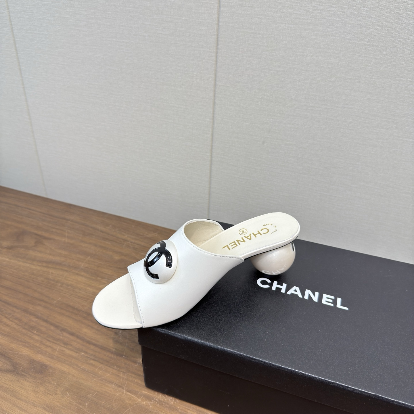 Chanel Slides