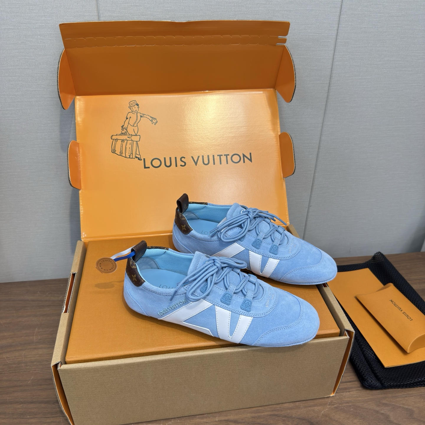 Louis Vuitton Sneakers