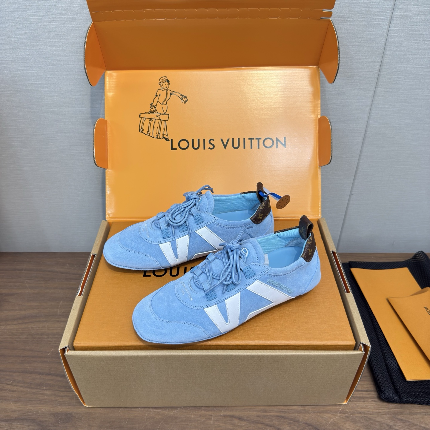 Louis Vuitton Sneakers