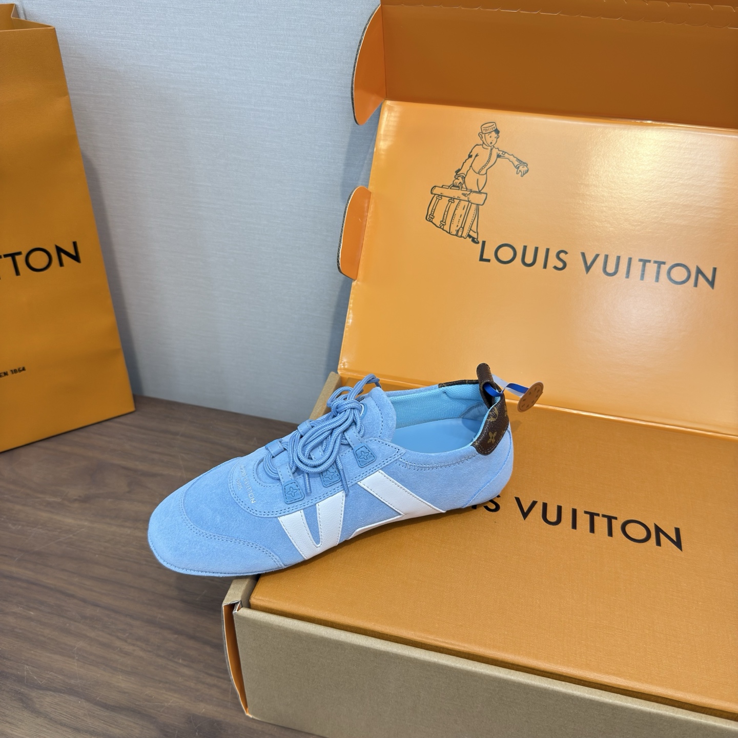 Louis Vuitton Sneakers