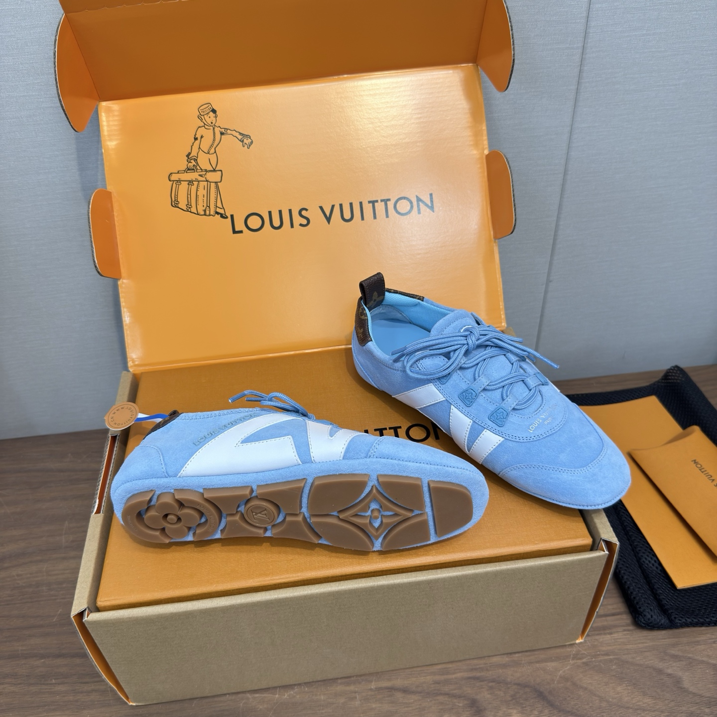 Louis Vuitton Sneakers