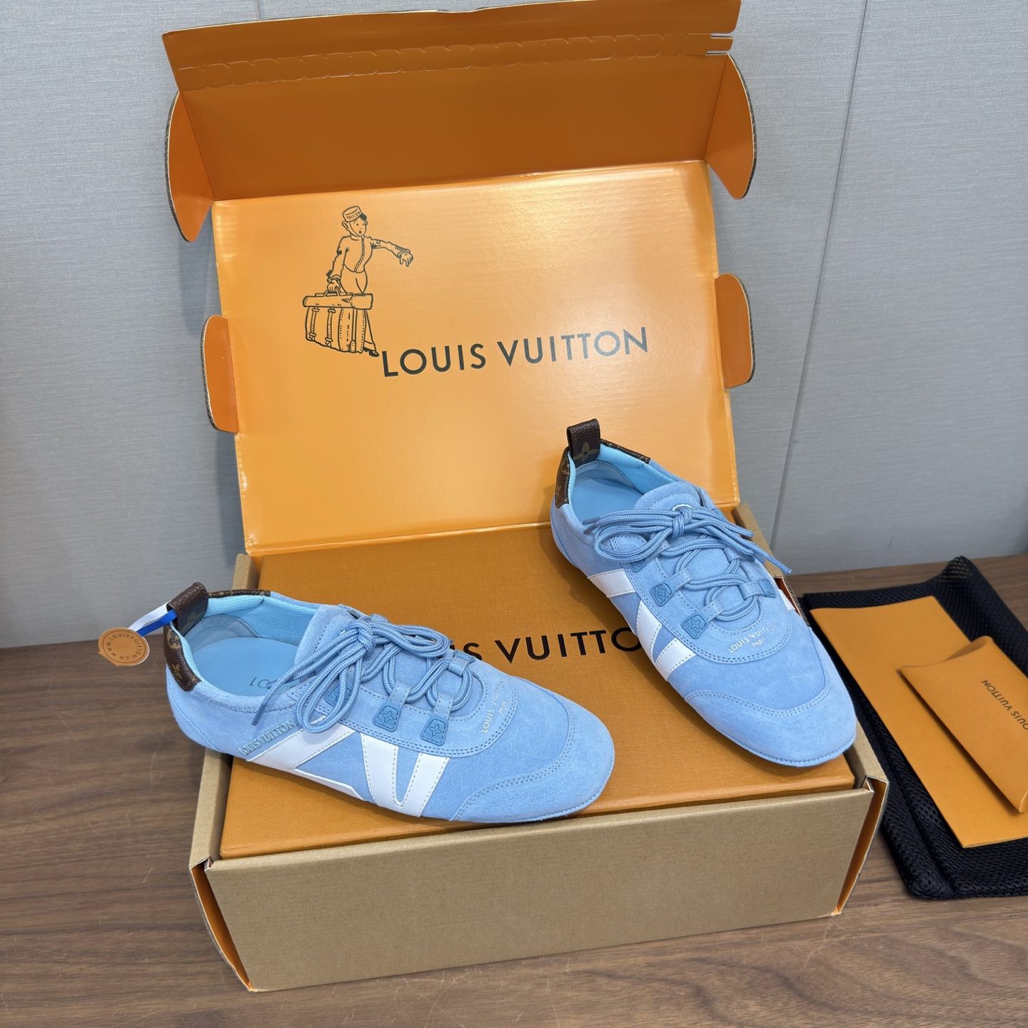 Louis Vuitton Sneakers