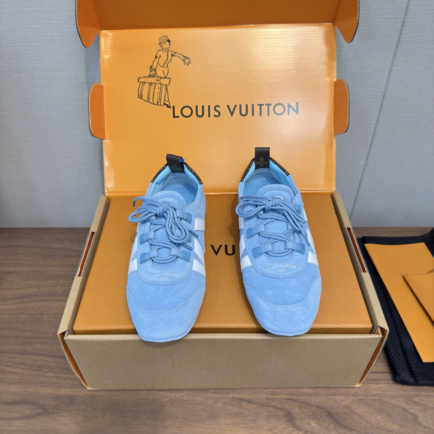 Louis Vuitton Sneakers