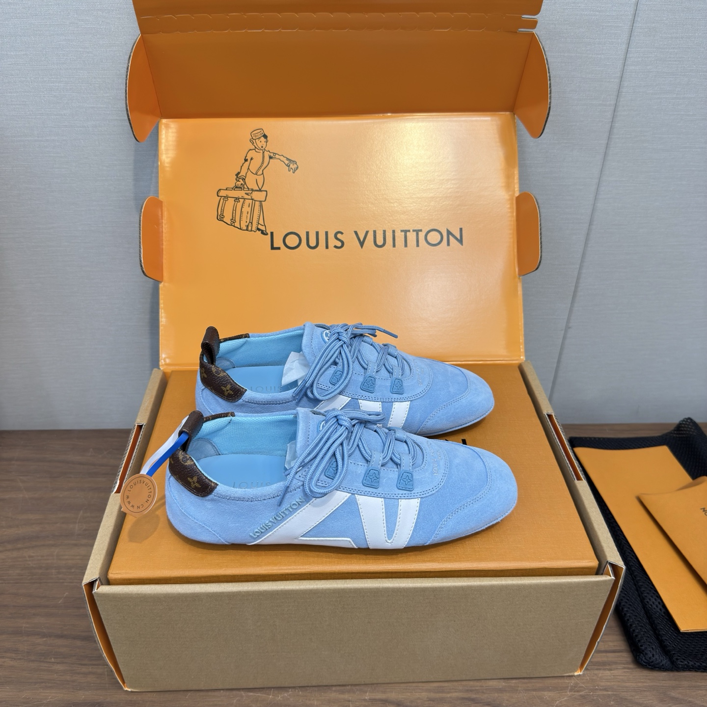 Louis Vuitton Sneakers