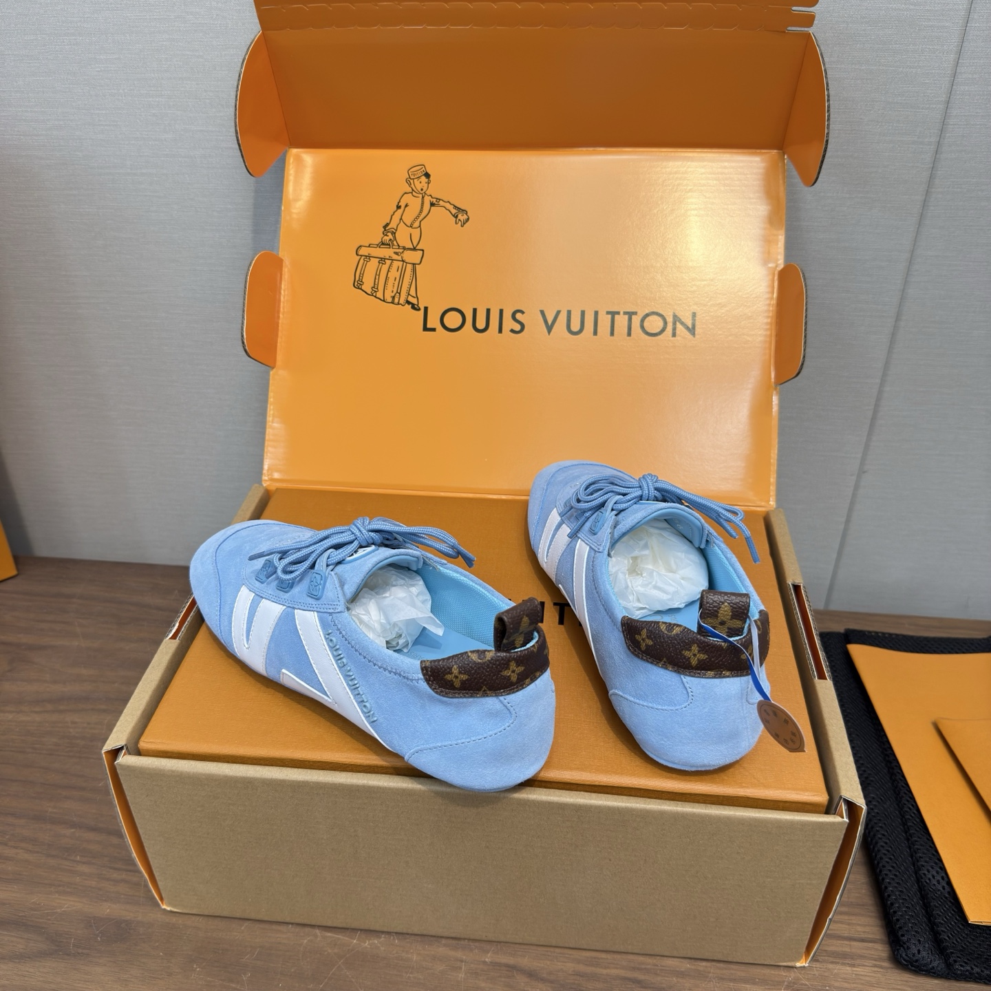 Louis Vuitton Sneakers