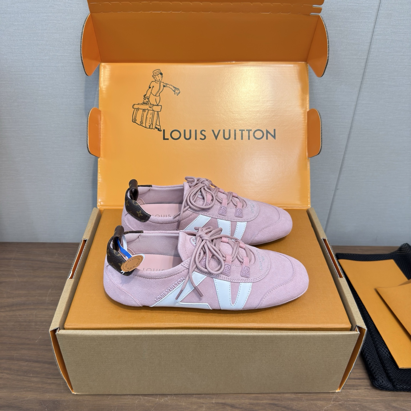 Louis Vuitton Sneakers