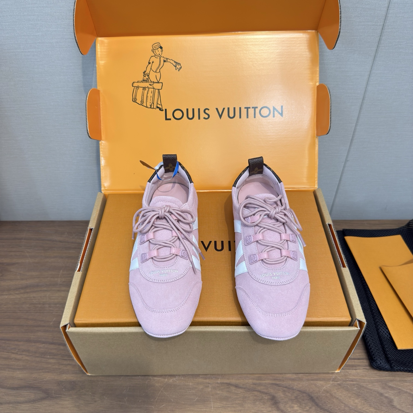 Louis Vuitton Sneakers