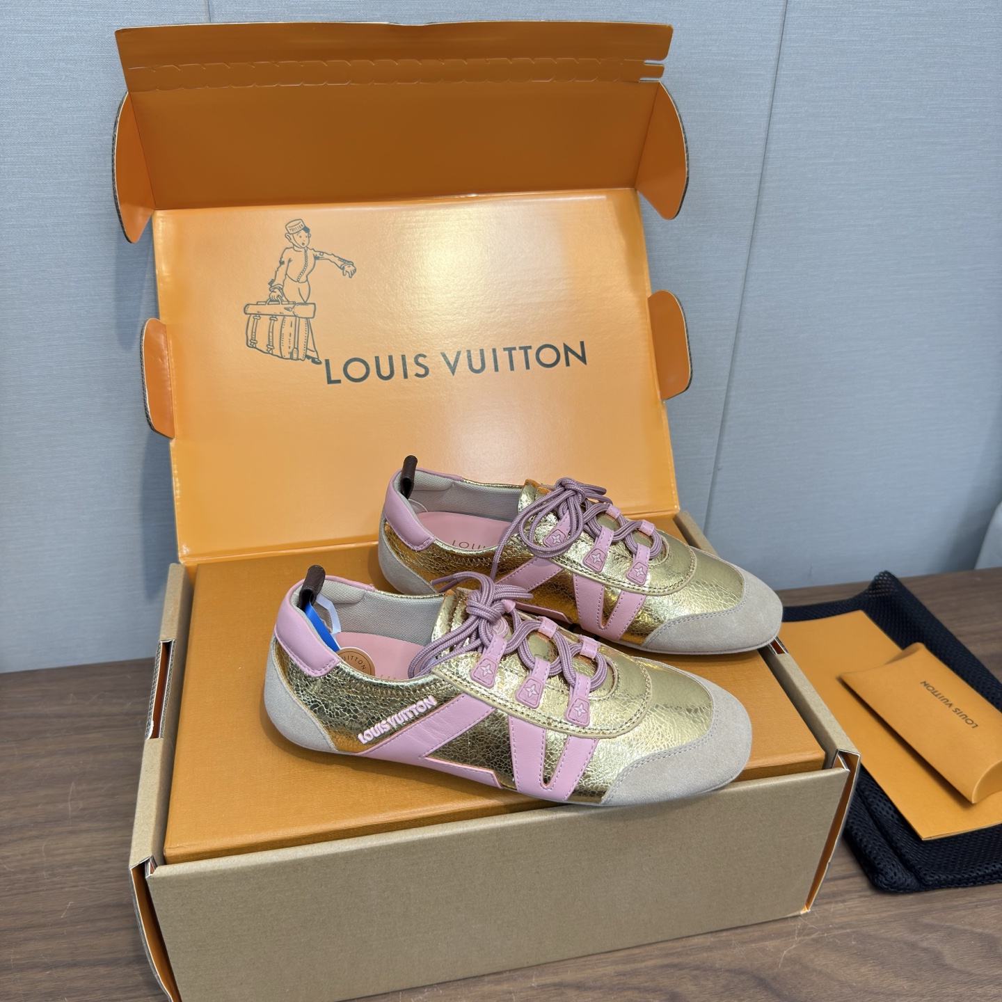 Louis Vuitton Sneakers
