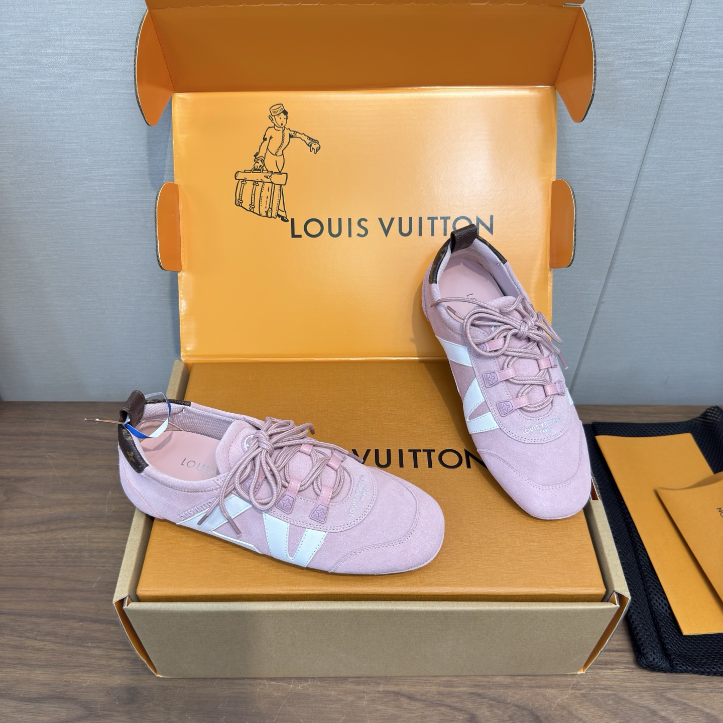 Louis Vuitton Sneakers