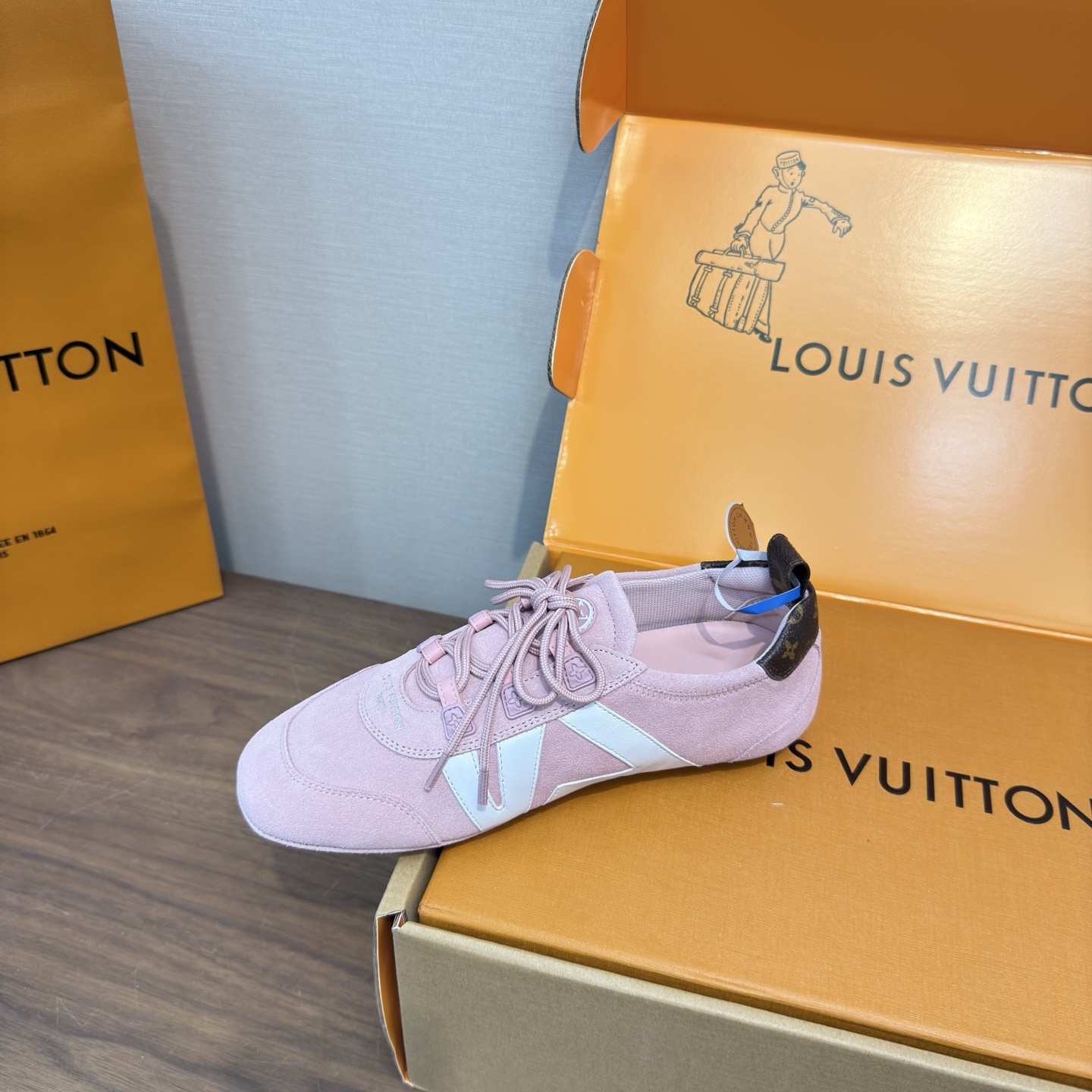Louis Vuitton Sneakers