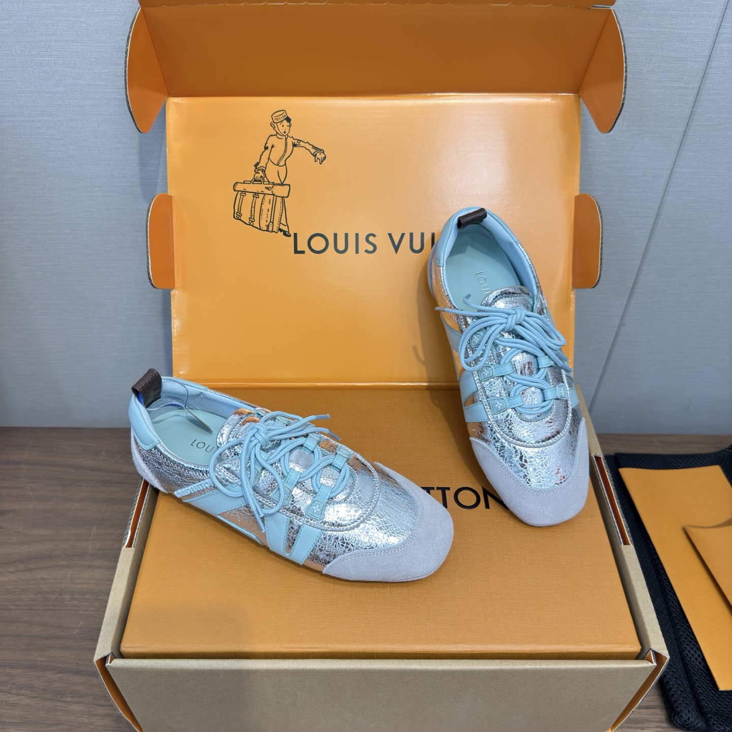 Louis Vuitton Sneakers