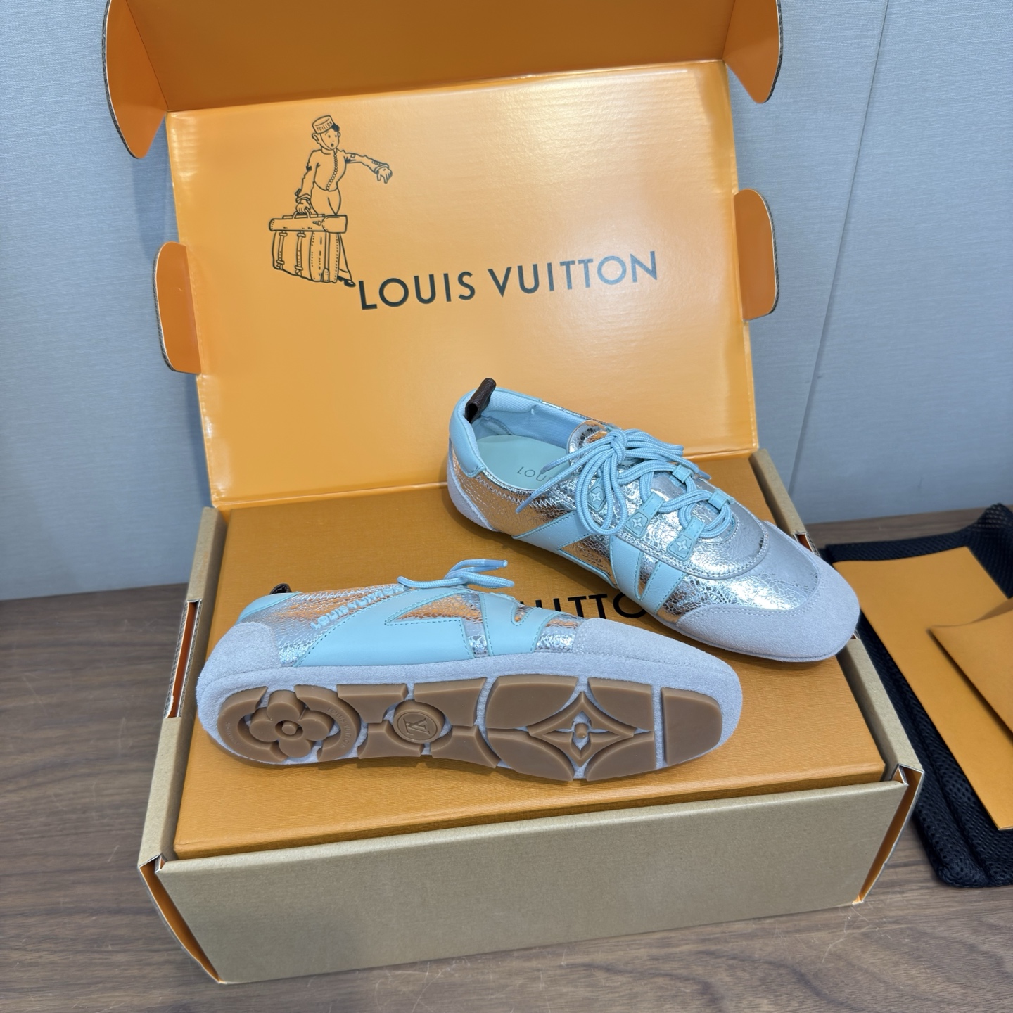 Louis Vuitton Sneakers