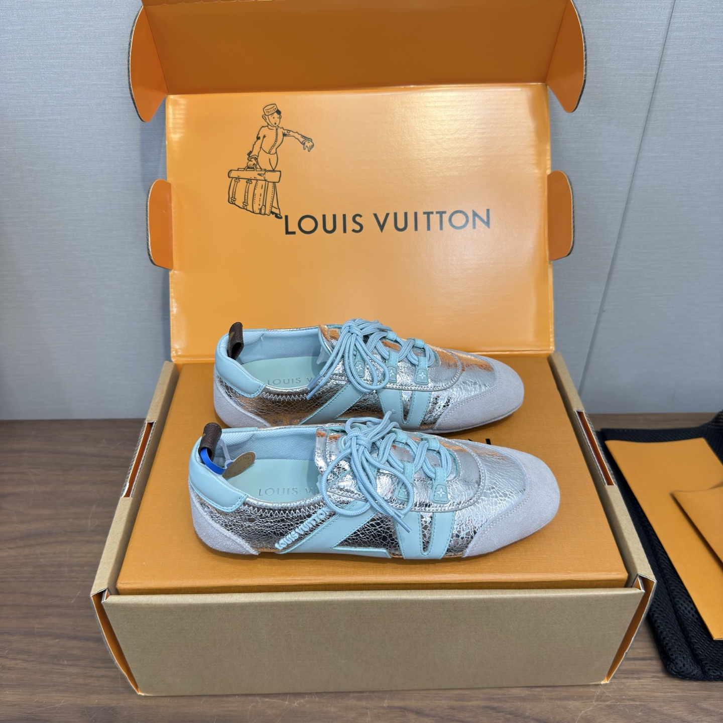 Louis Vuitton Sneakers