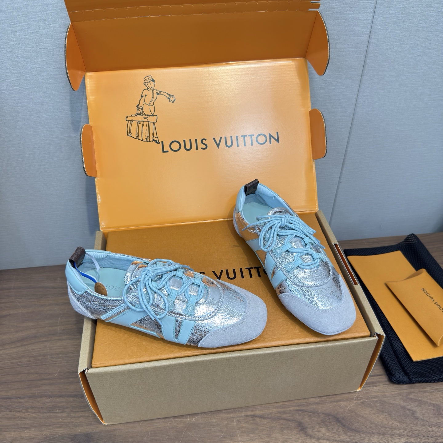 Louis Vuitton Sneakers