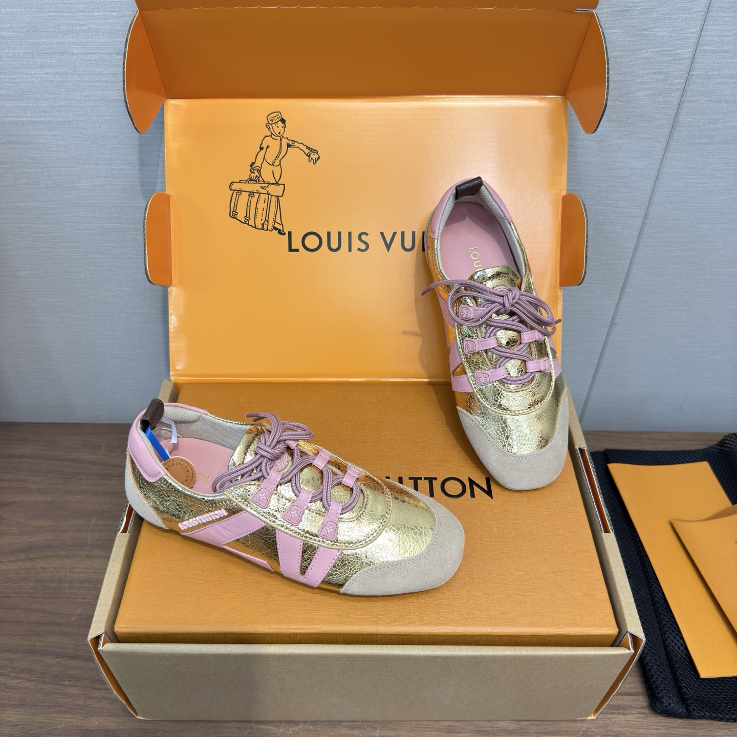Louis Vuitton Sneakers