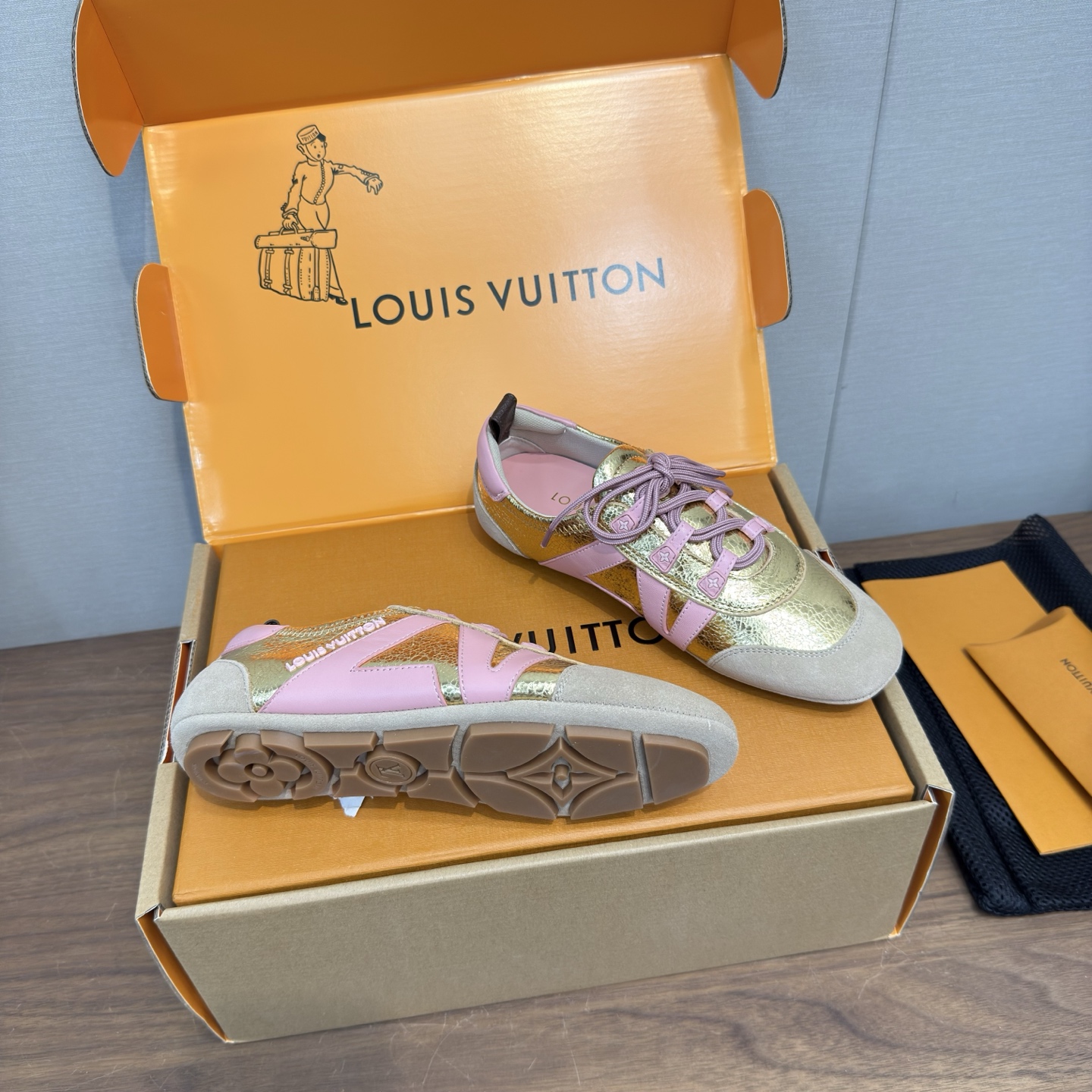 Louis Vuitton Sneakers