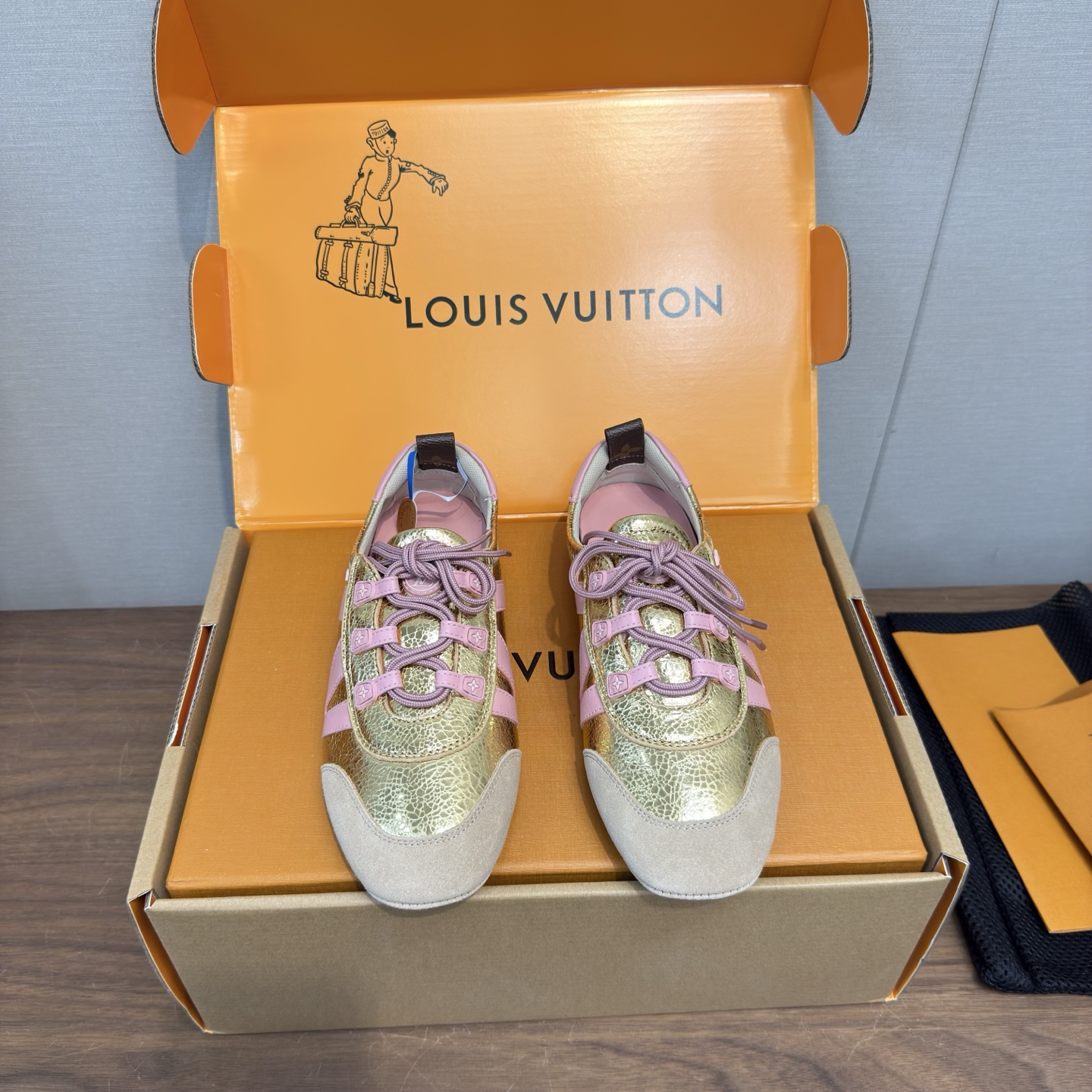 Louis Vuitton Sneakers