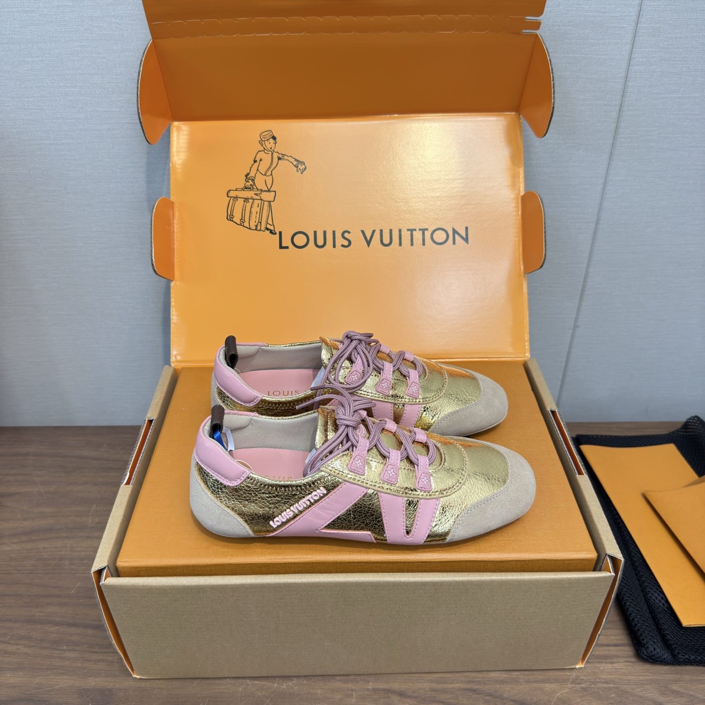 Louis Vuitton Sneakers