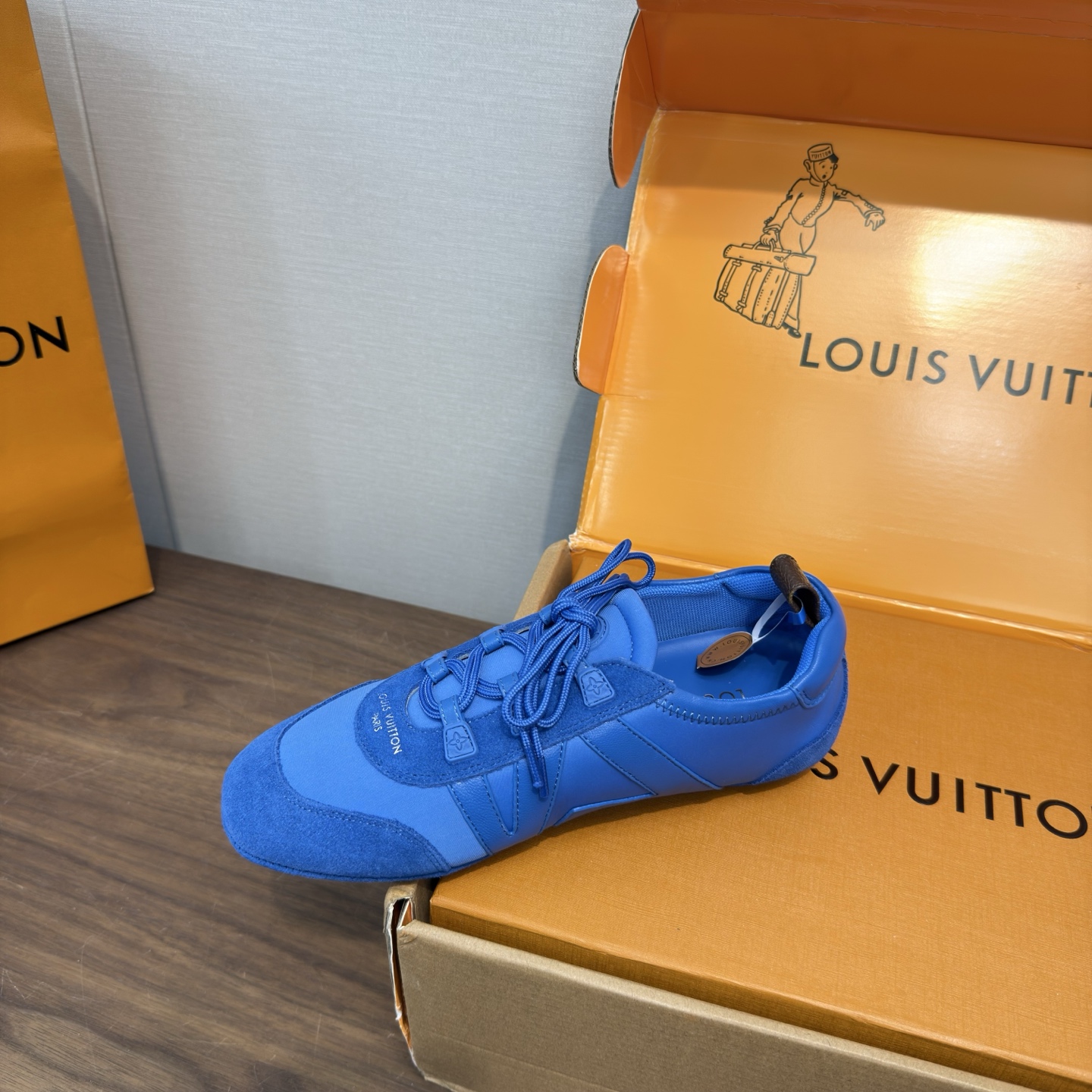 Louis Vuitton Sneakers
